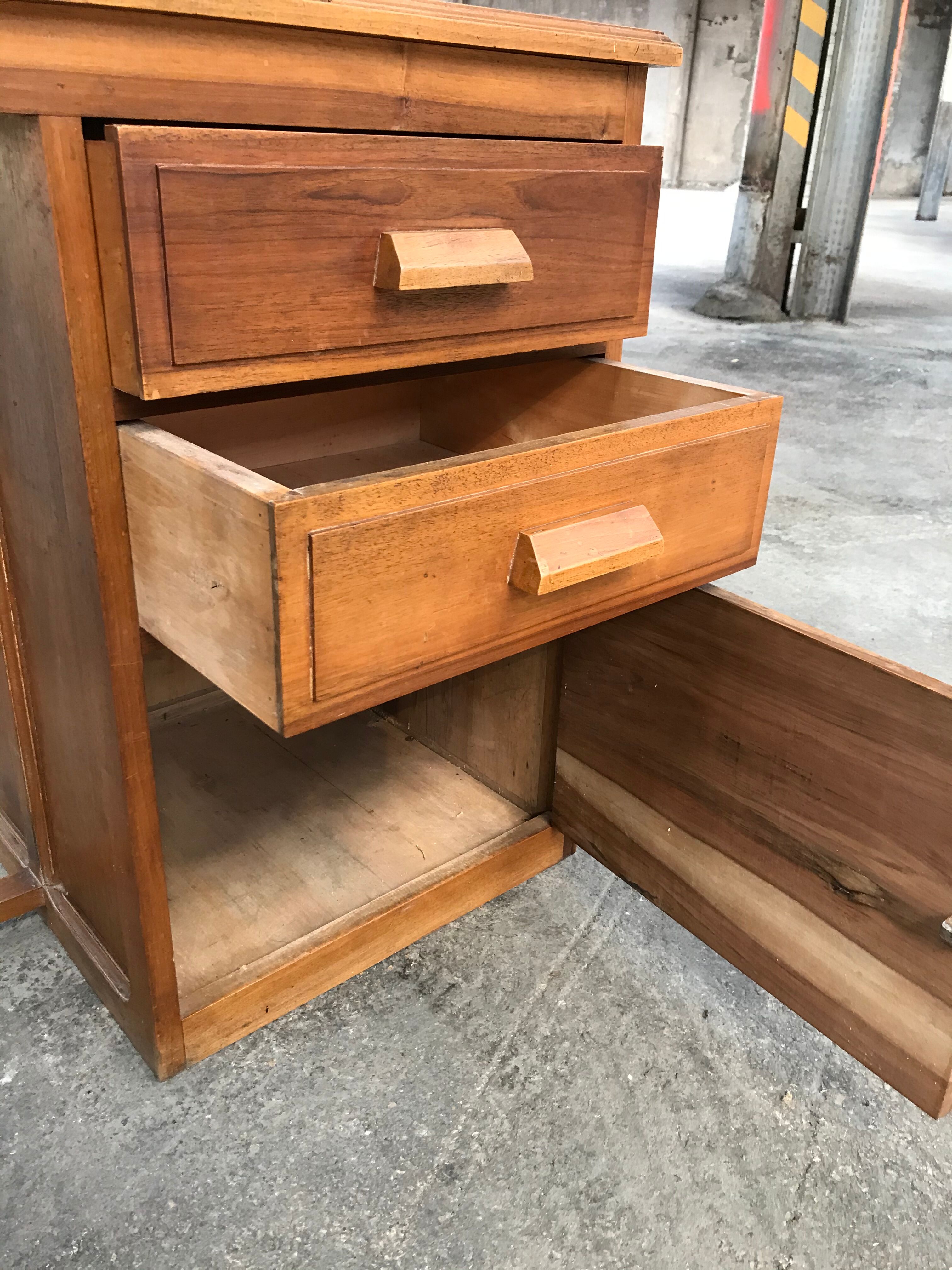 Bureau administratif 1950 à caissons en noyer