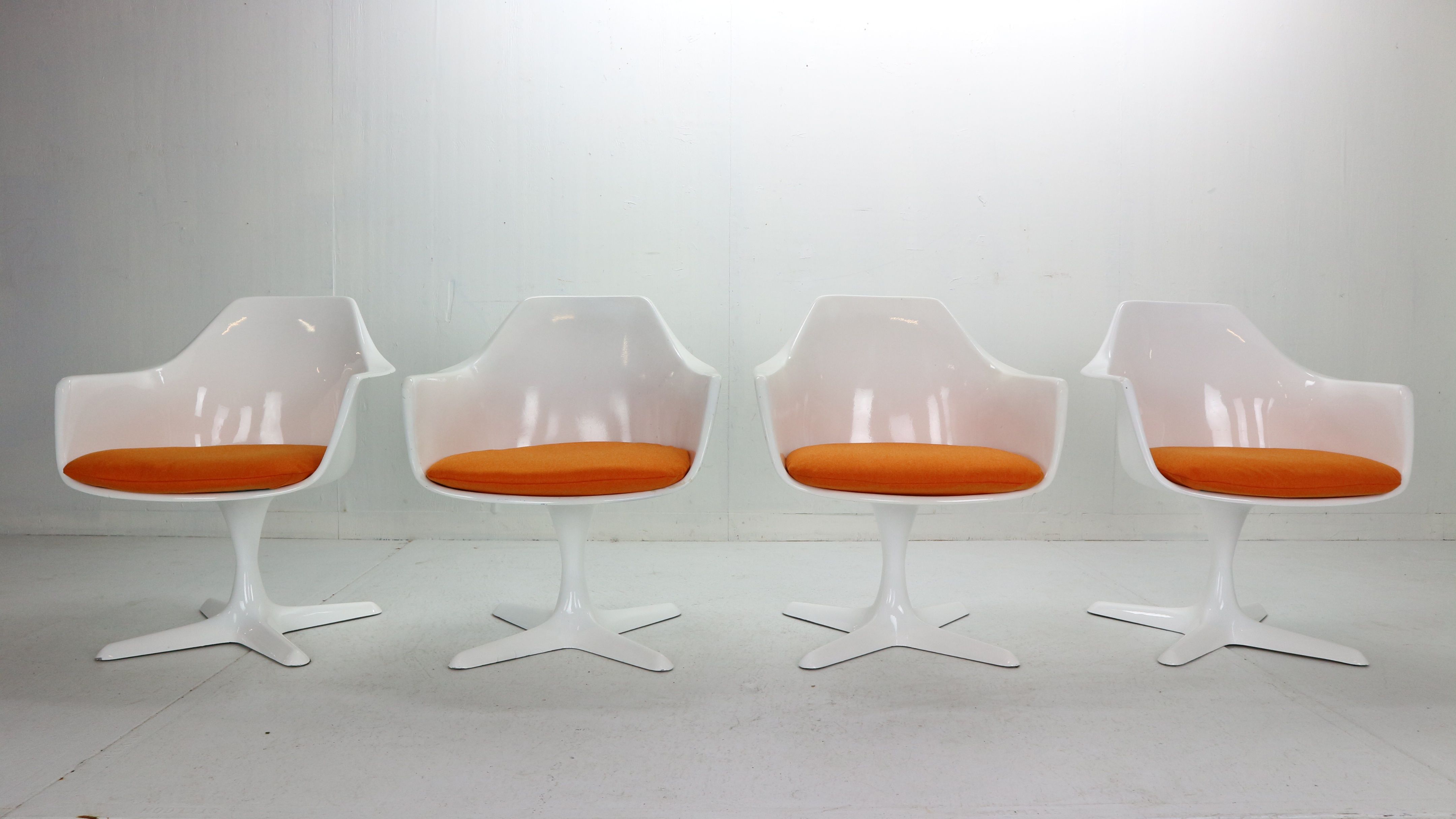Maurice Burke set of 4 armchairs model No. 116 for Arkana, Space Age 1960's