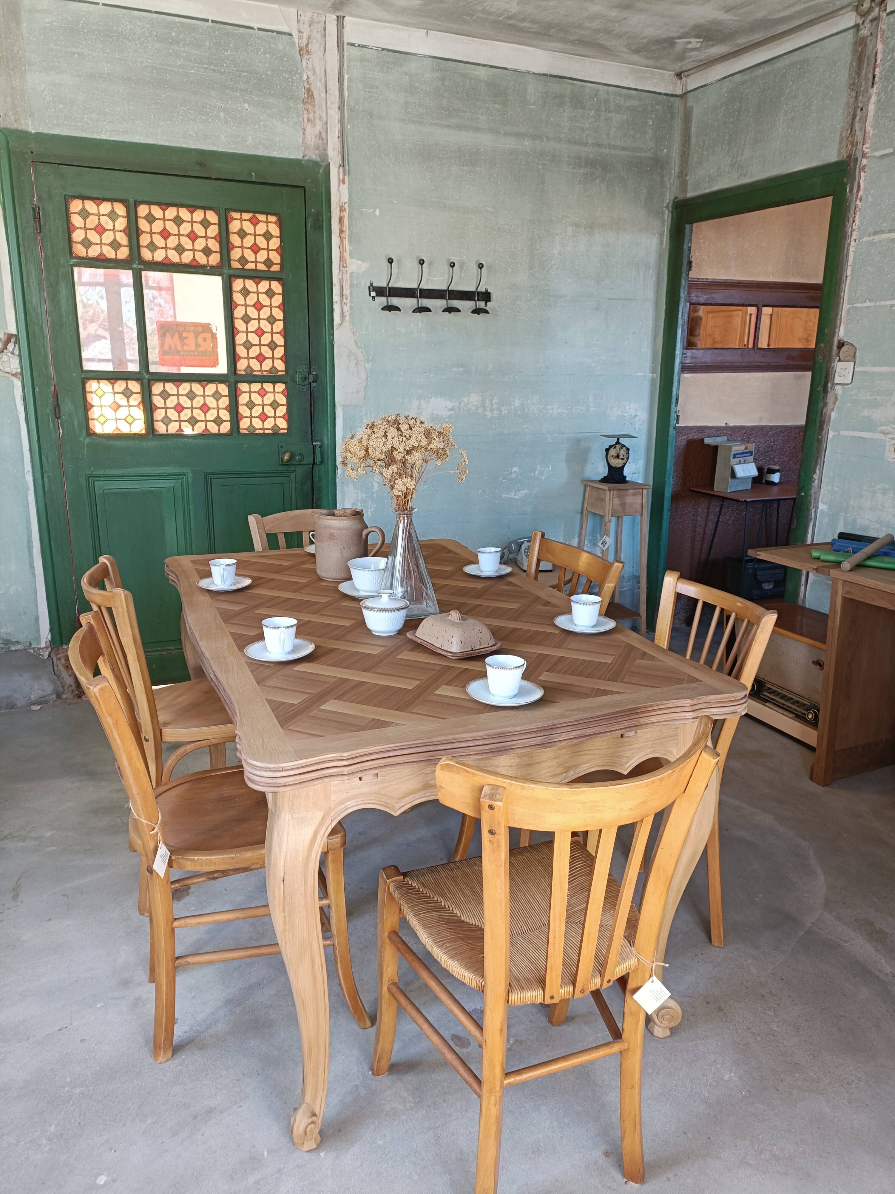 Table à manger Louis XV rénovée