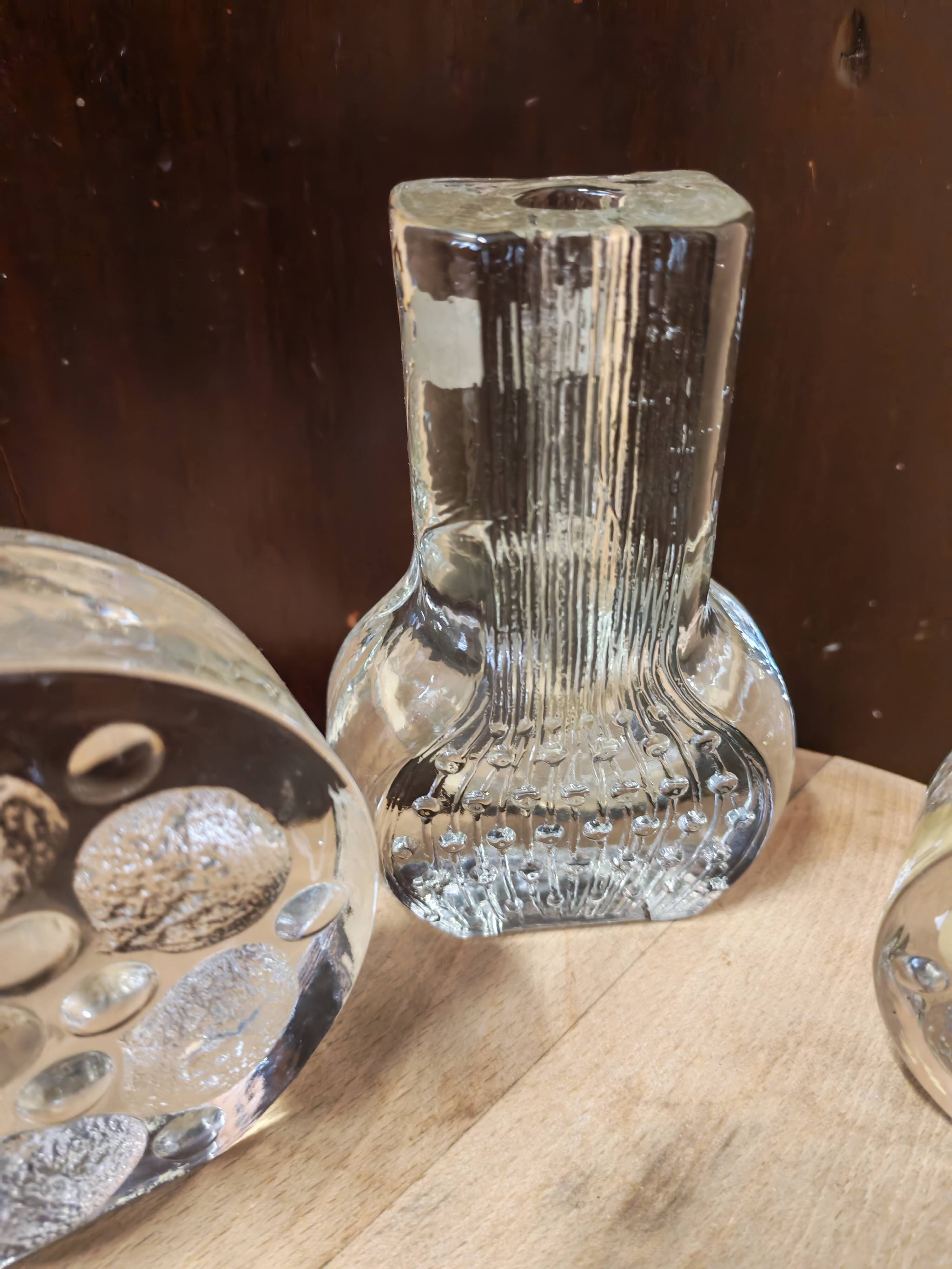 Lot de trois vases soliflores en verre moulé space age Allemagne 1970