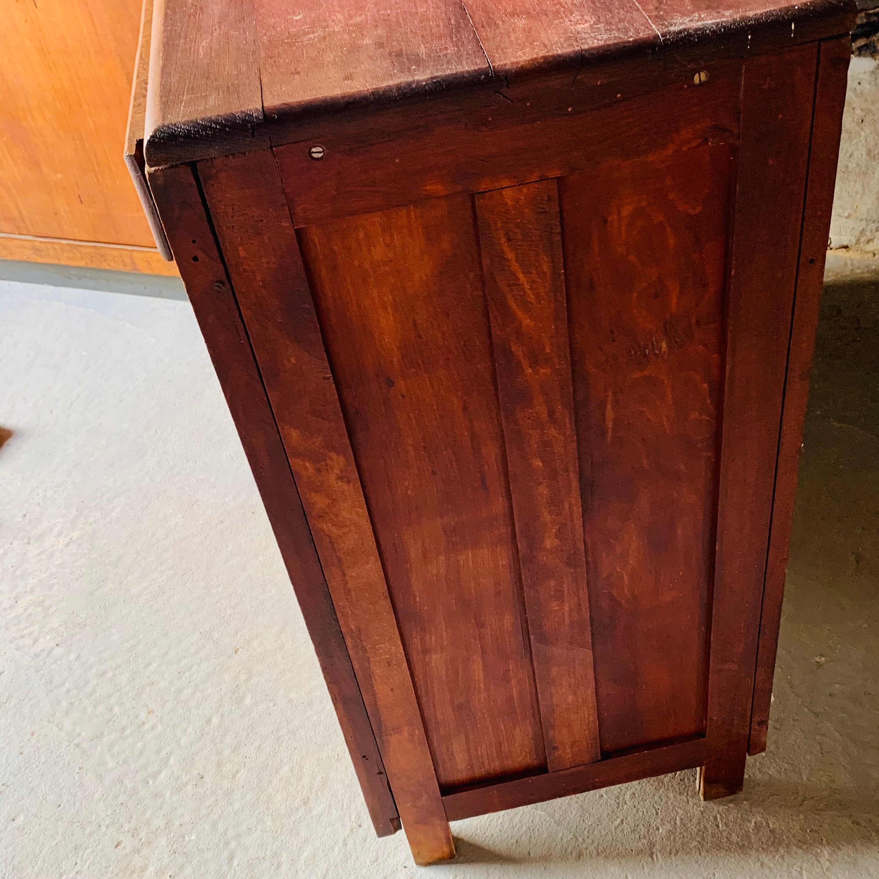 Parisian buffet - offset handles