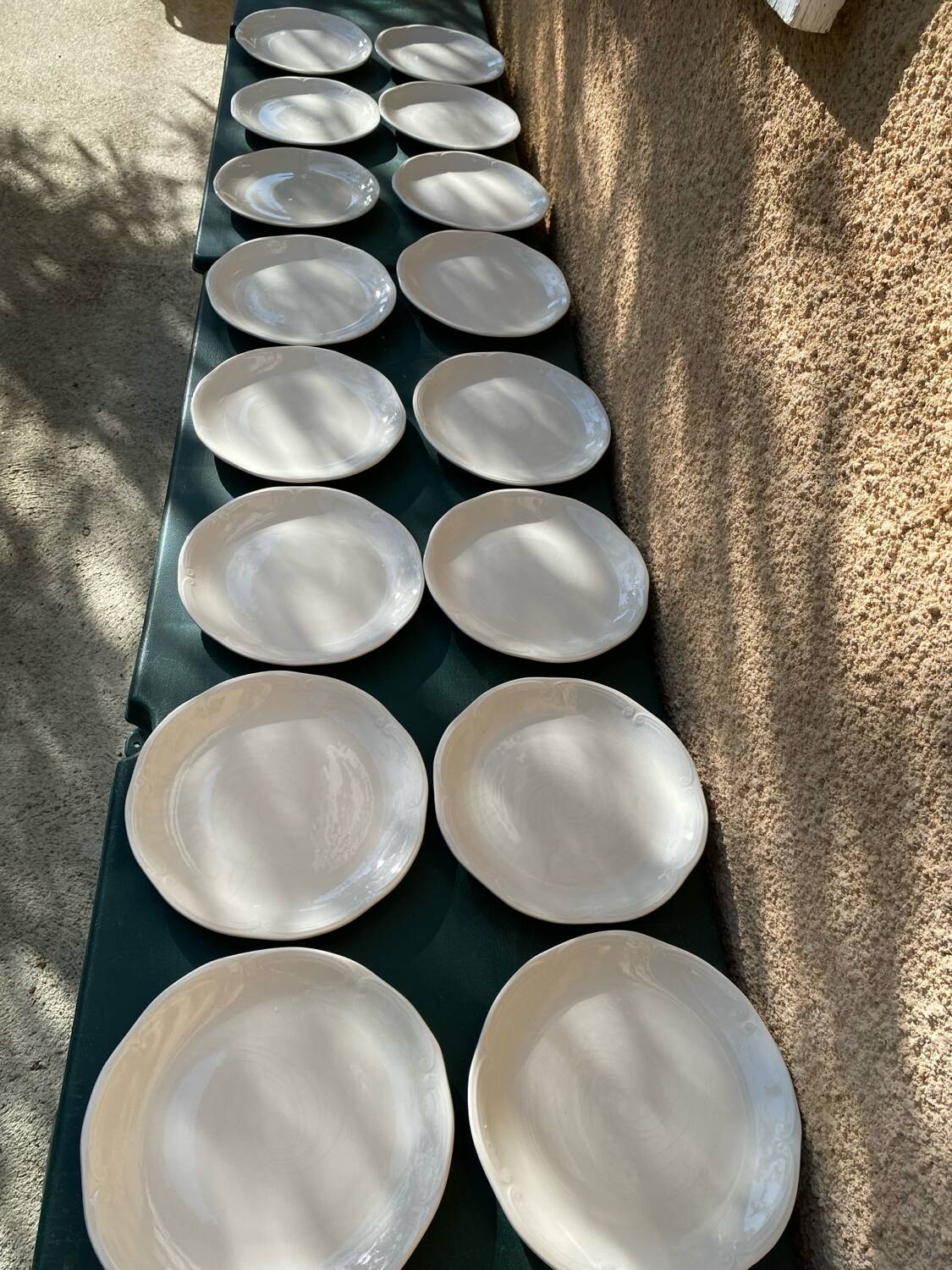 Set of 4 vintage Gien dessert plates.