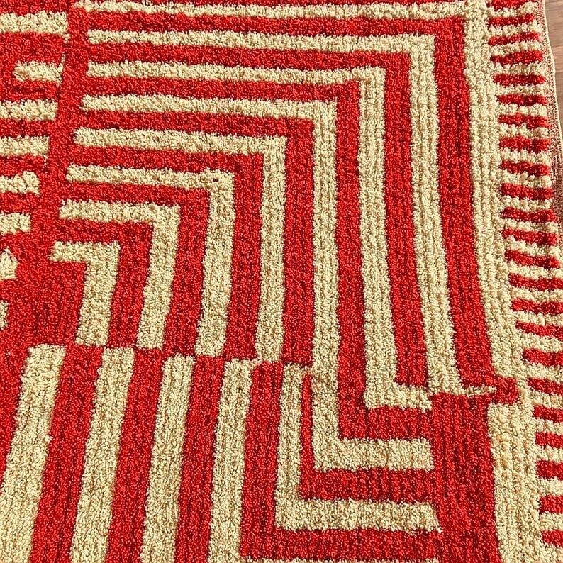 Handmade traditional Beni Ourain rug, size 2/3 m.