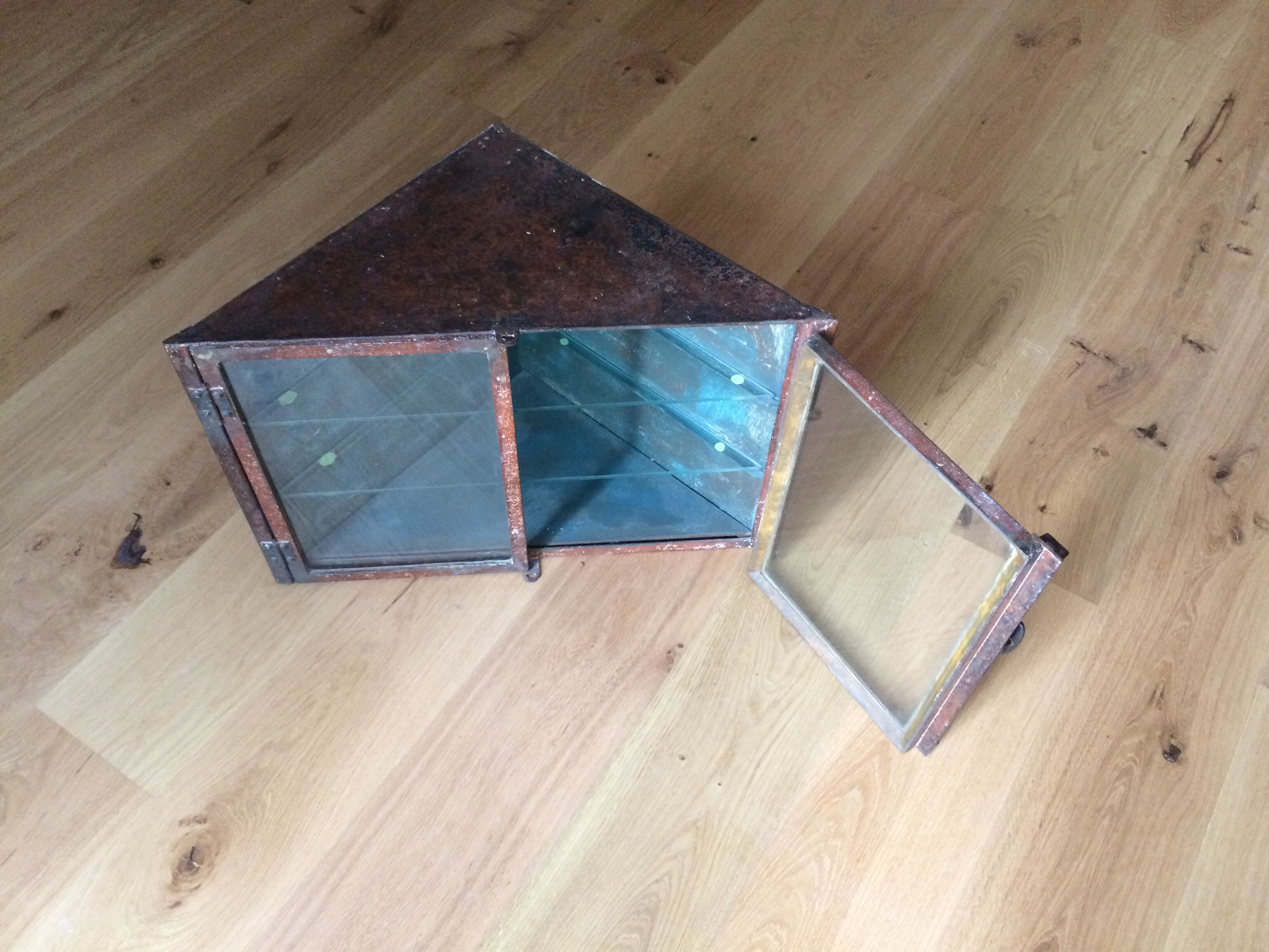 Metal and glass corner Cabinet