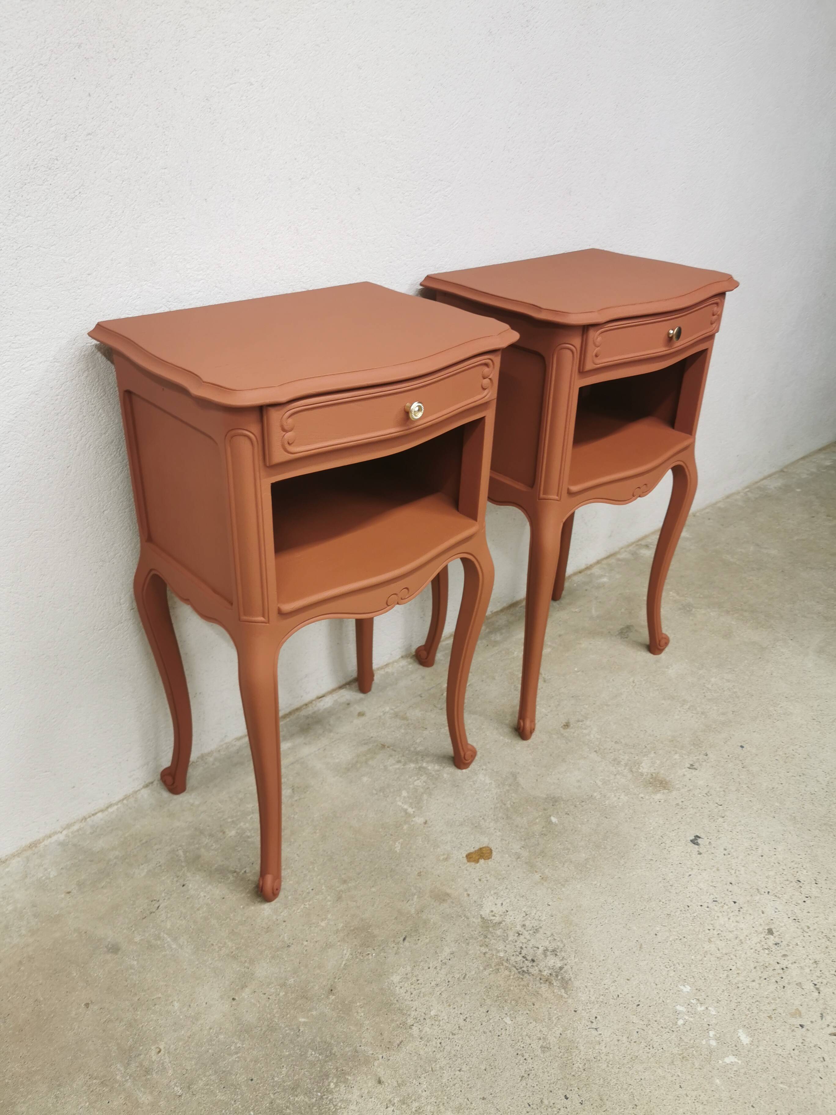 2 relooked cherry wood bedside tables