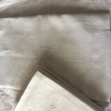 All tablecloth and napkins monogramee