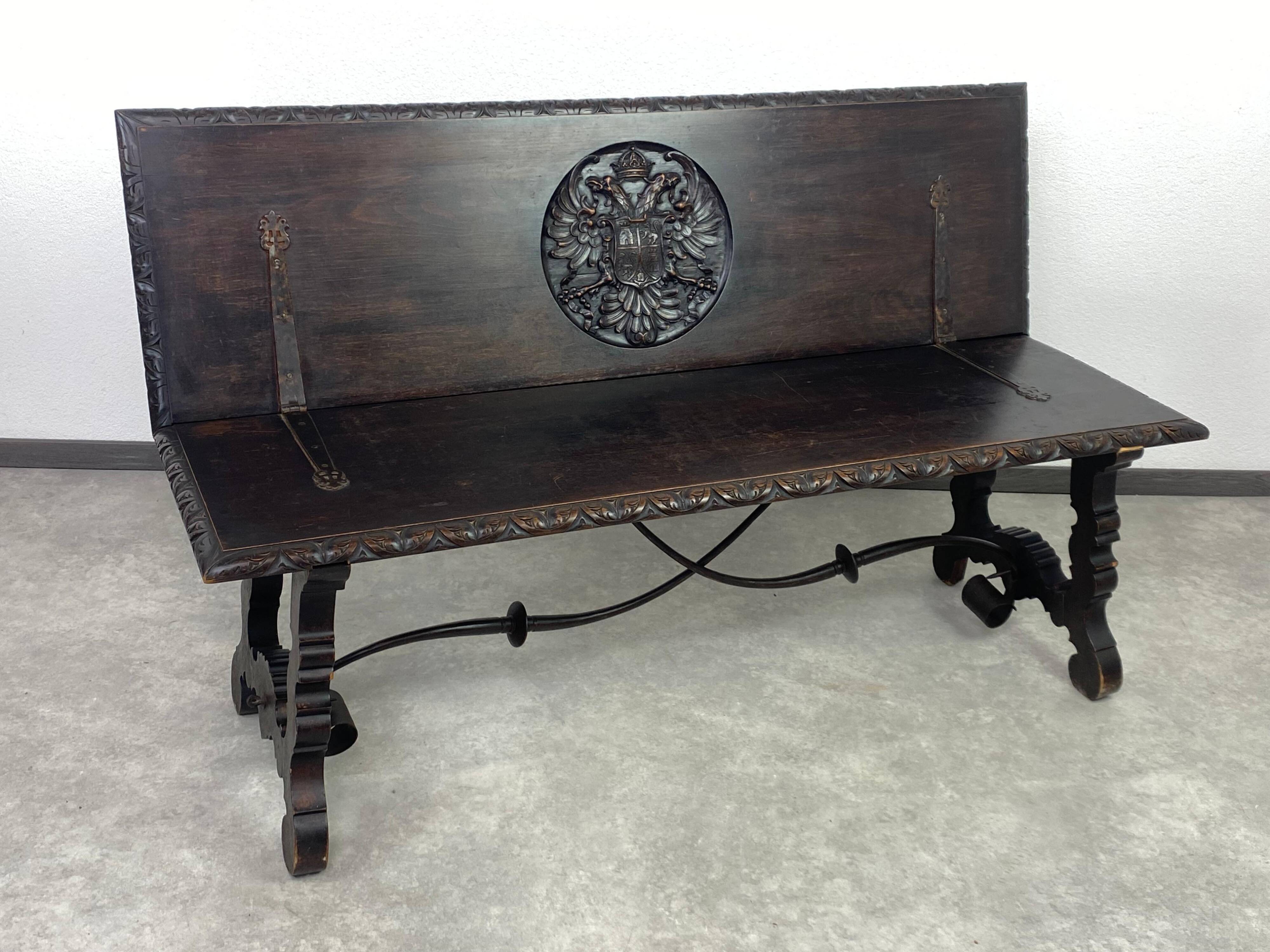 Banc en châtaignier et fer sculpté de la Renaissance espagnole du XIXe siècle