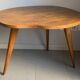 Table basse haricot tripode en chêne, années 50