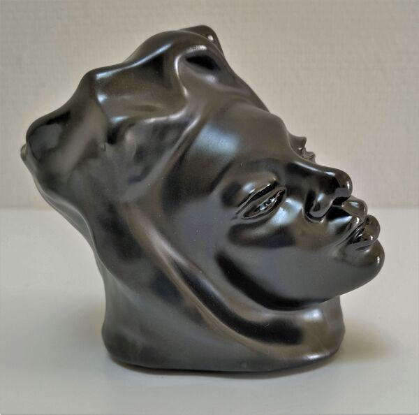 Cendrier anthropomorphe en céramique à figure de femme design années 60