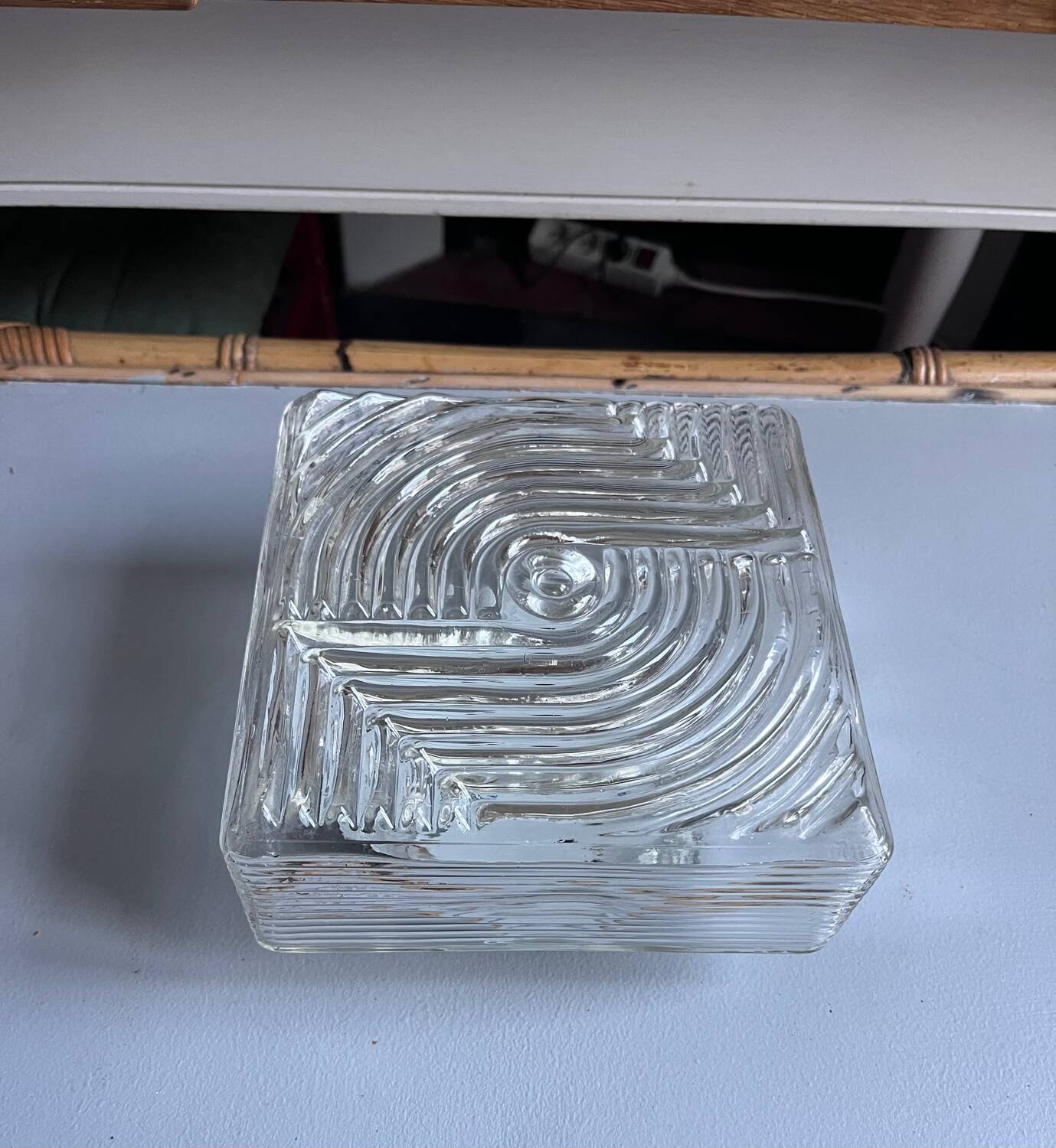 Plafonnier applique verre moulé années 80