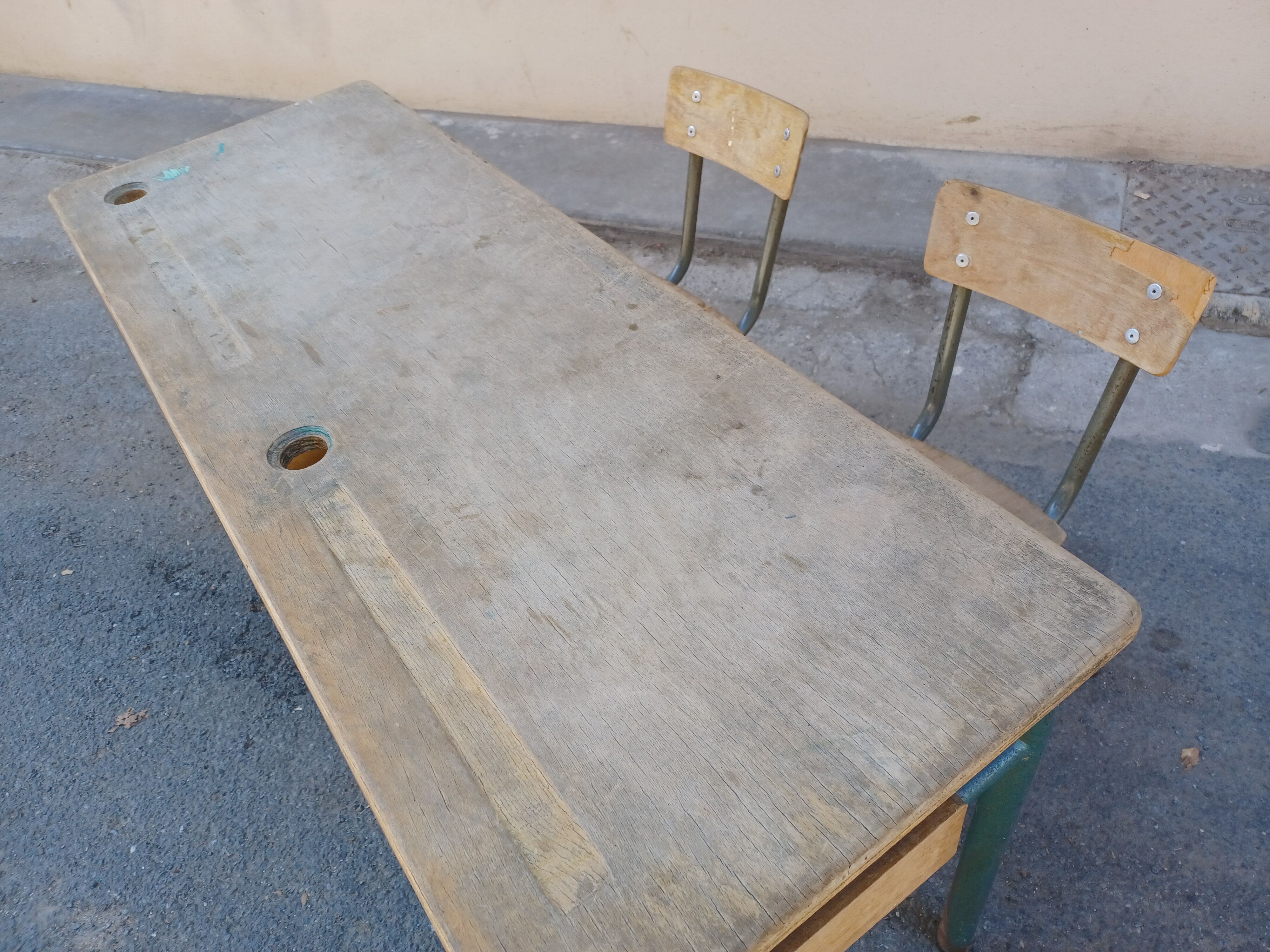 Children's desk and chairs