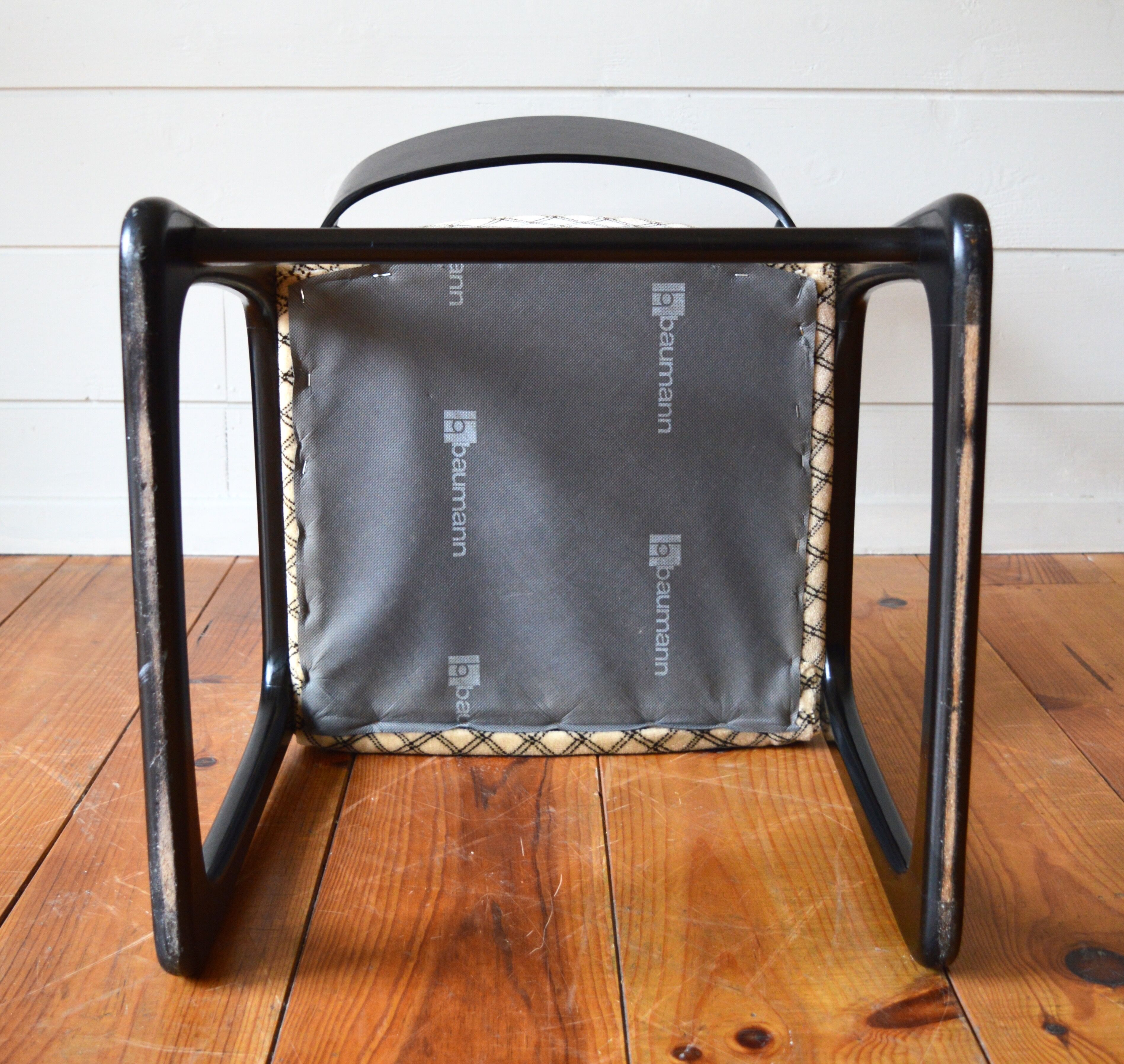 Ensemble table et chaises traîneau Baumann
