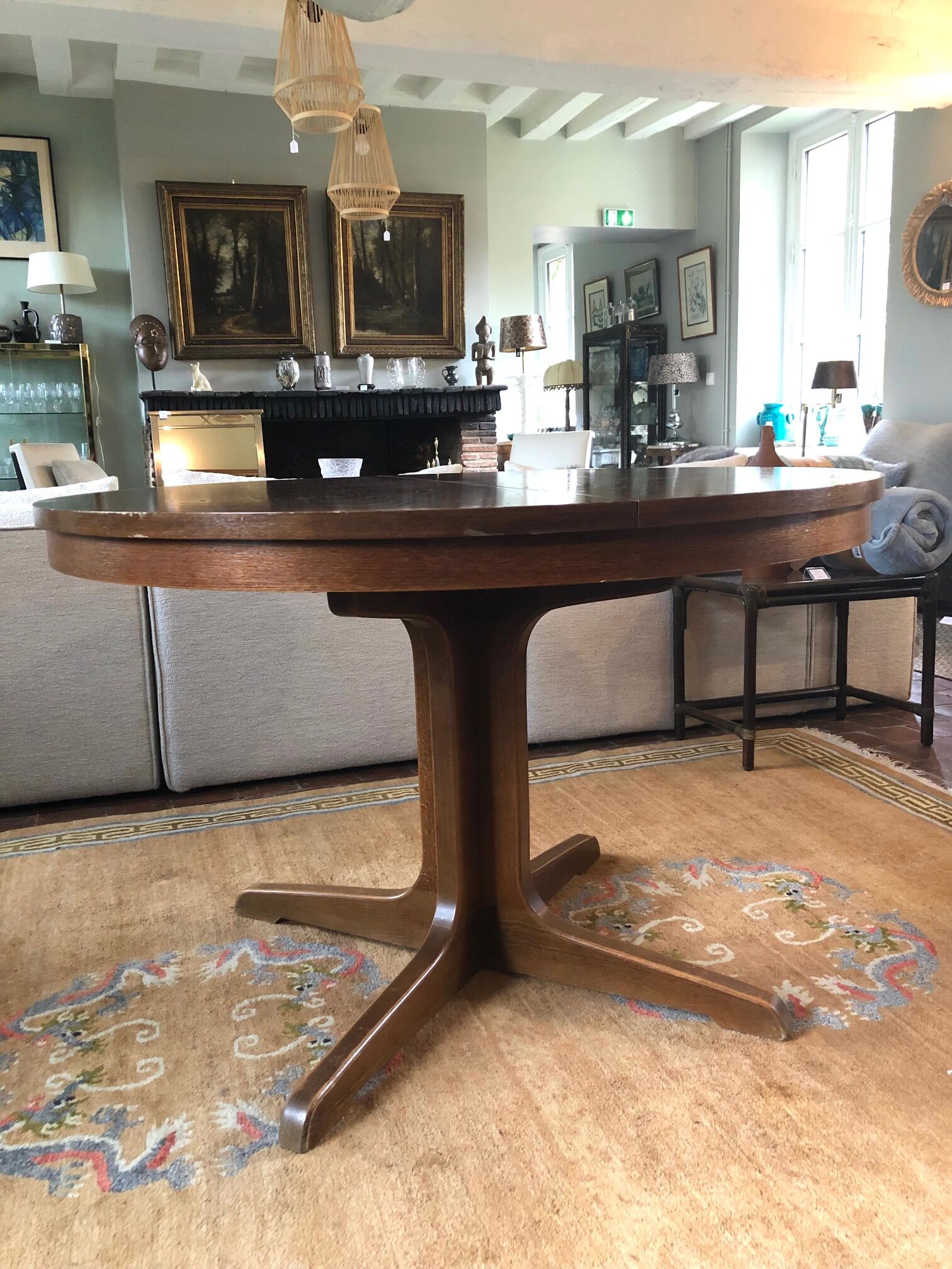Scandinavian round table butterfly extensions