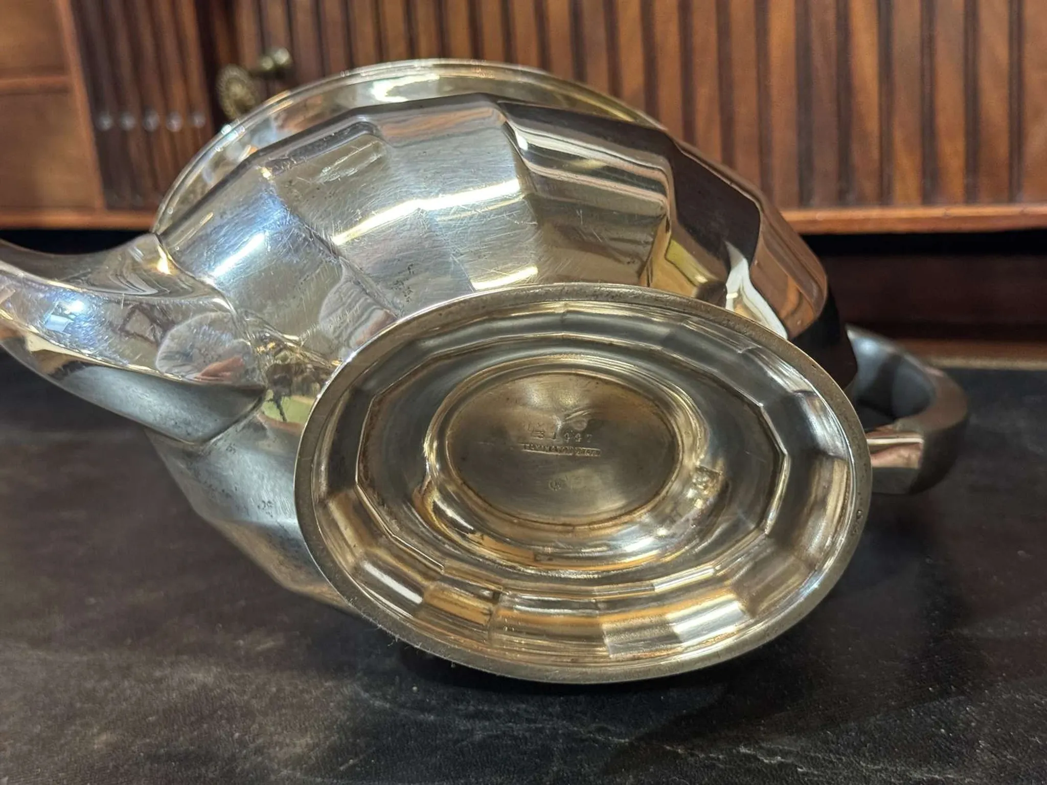 English tea/coffee service from the 1930s in silver-plated metal.