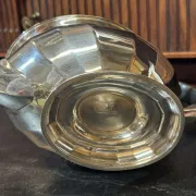 English tea/coffee service from the 1930s in silver-plated metal.