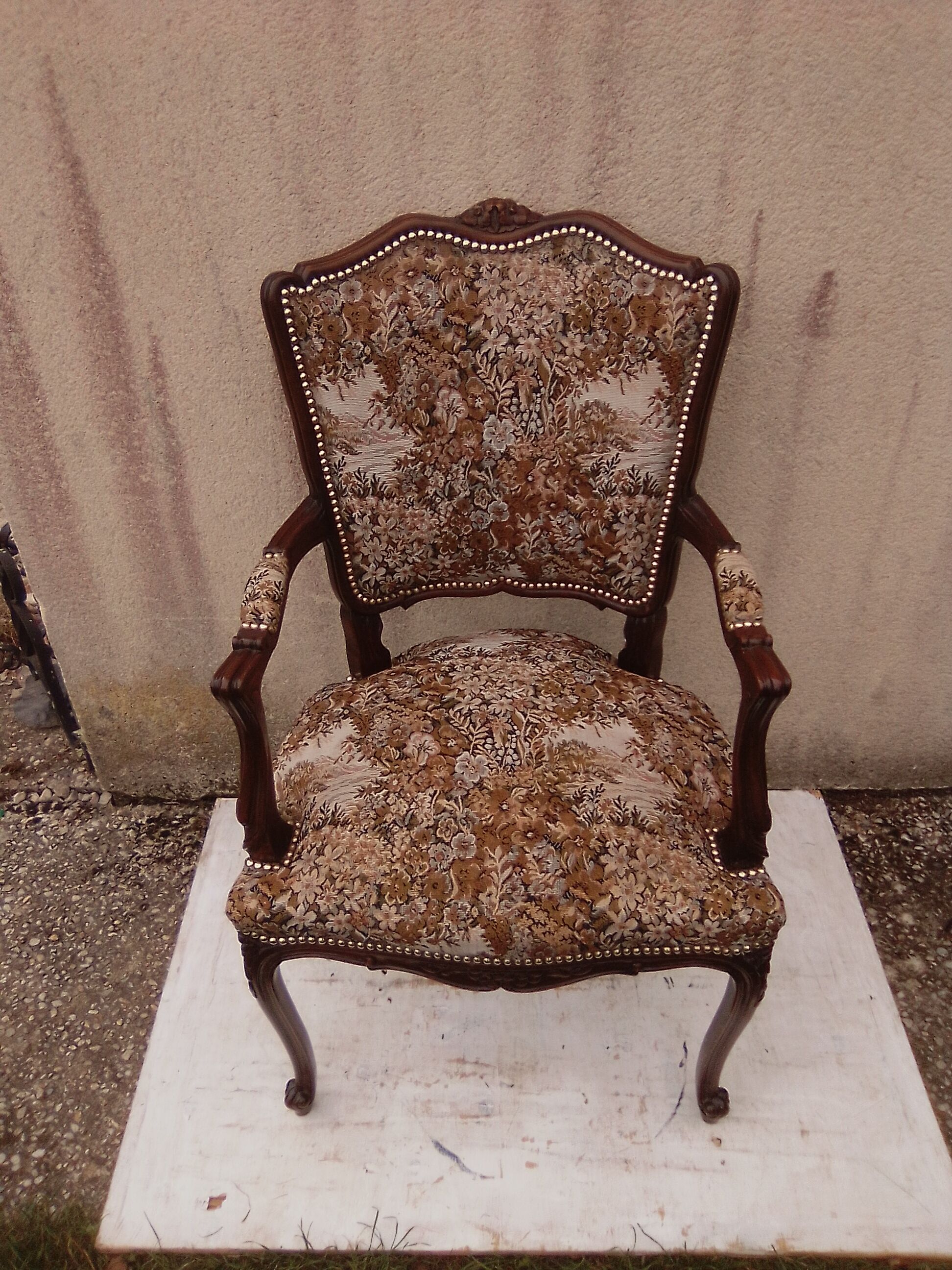 Convertible armchair with seat and back in tapestry