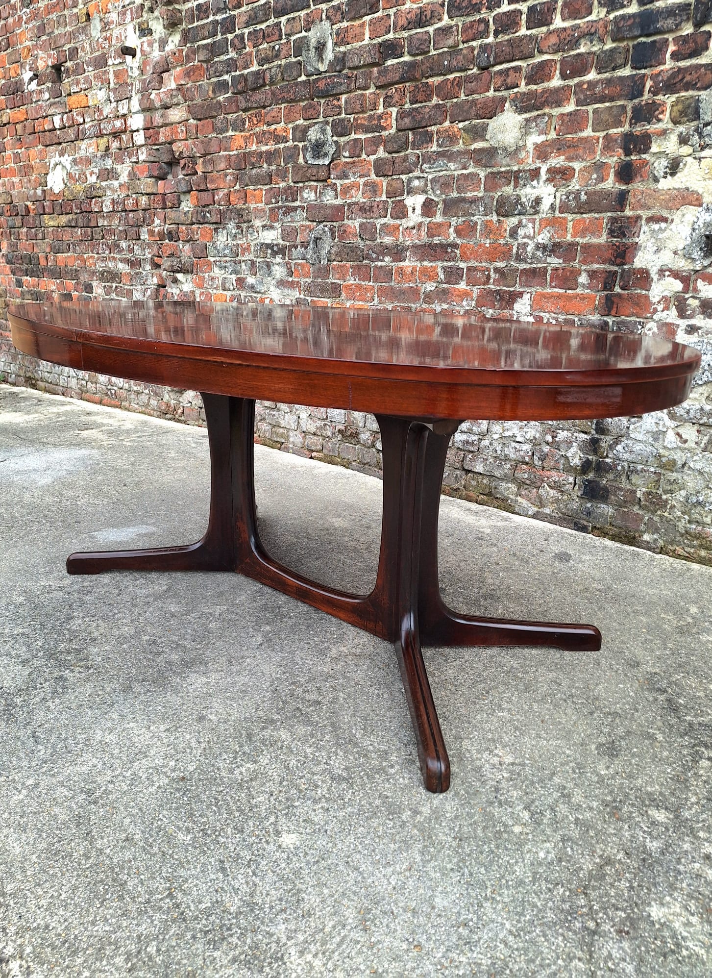 Large vintage Baumann table in rosewood with extensions, antique furniture.