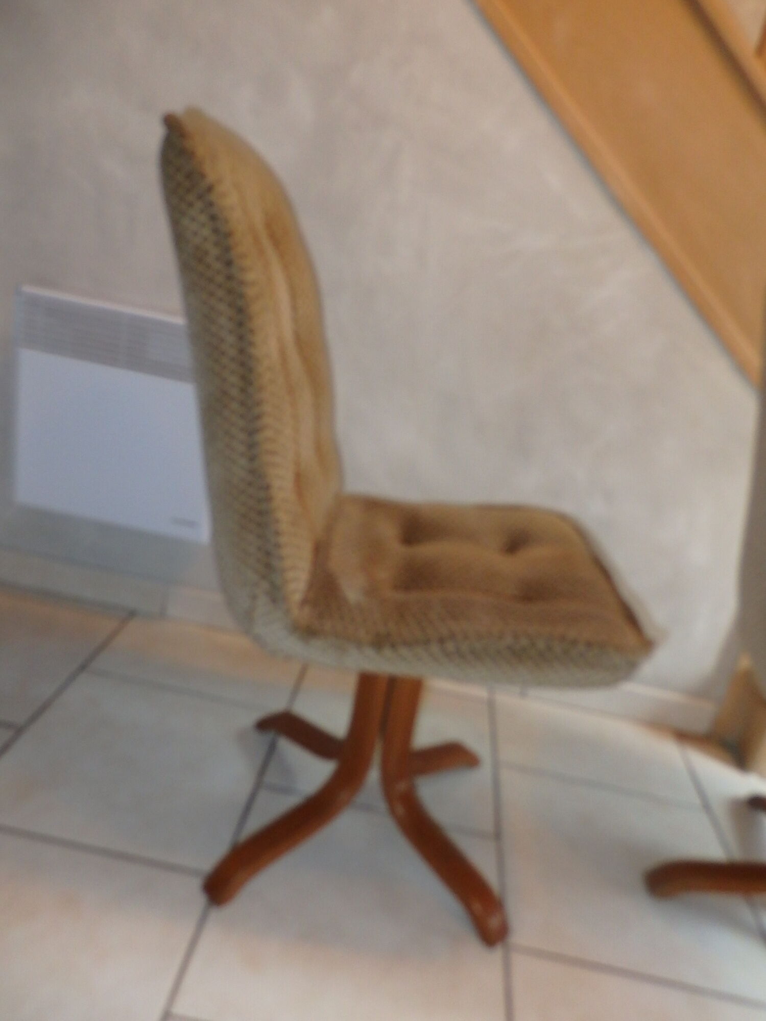 Paire de chaises pivotantes des années 70/80