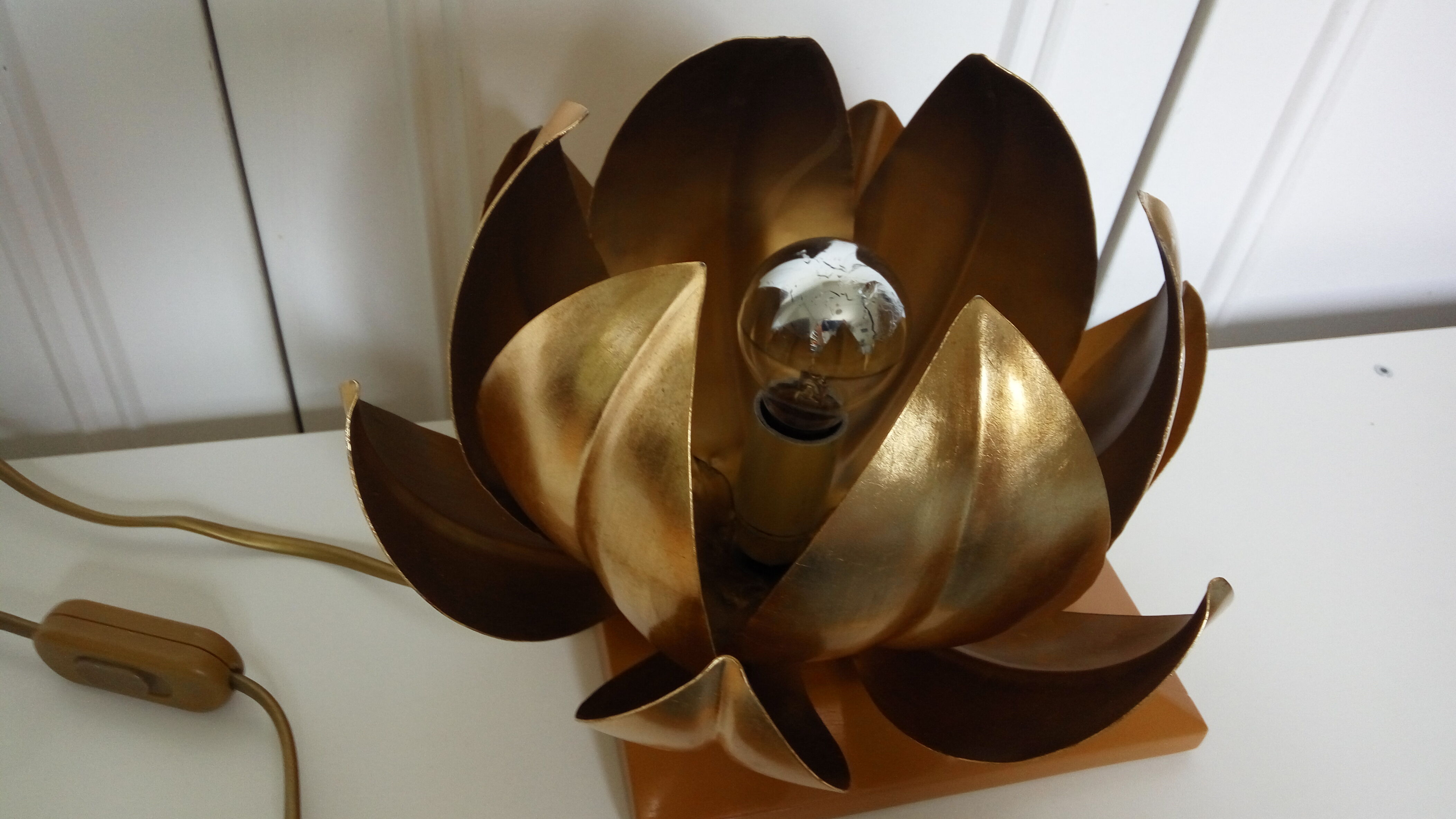 Lotus lamp