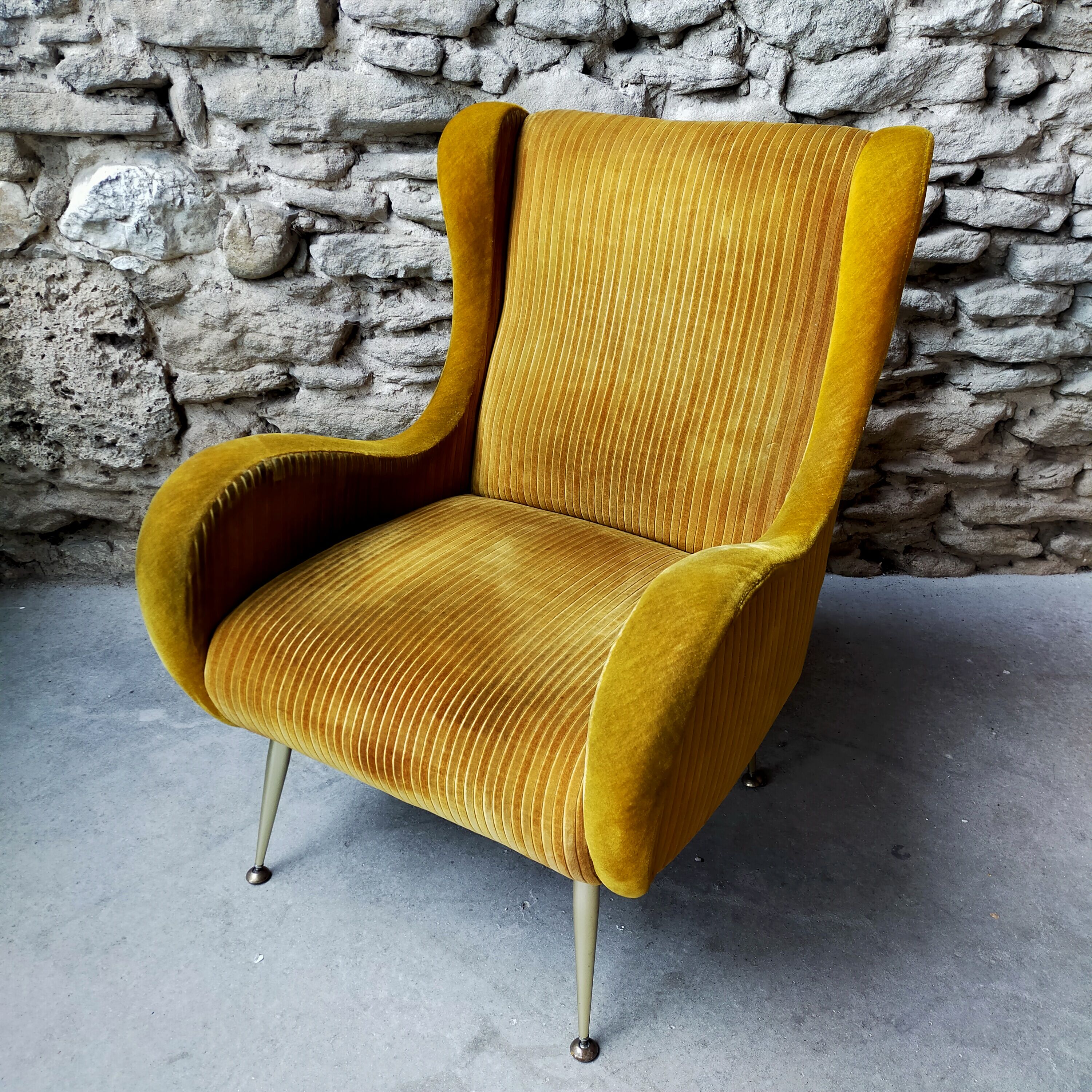 Pair of Italian design armchairs