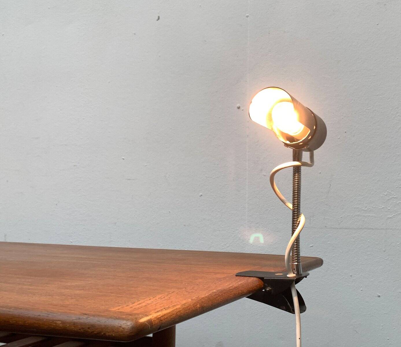Mid-century minimalist clamp table lamp, 1960s