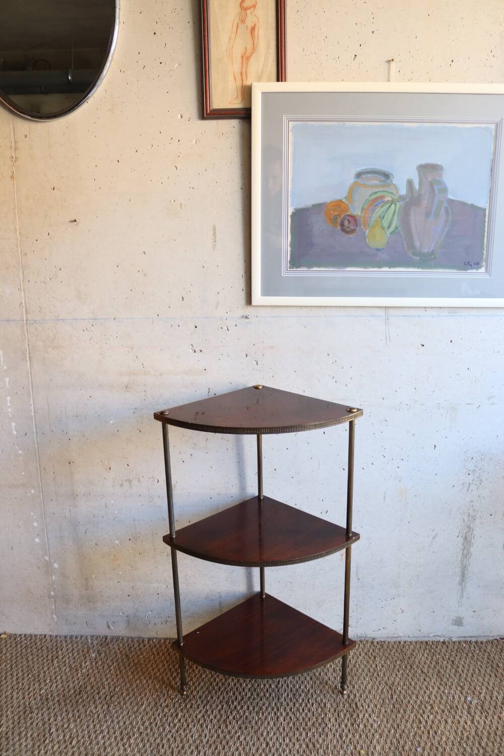 Corner shelf on foot in vintage wood and brass