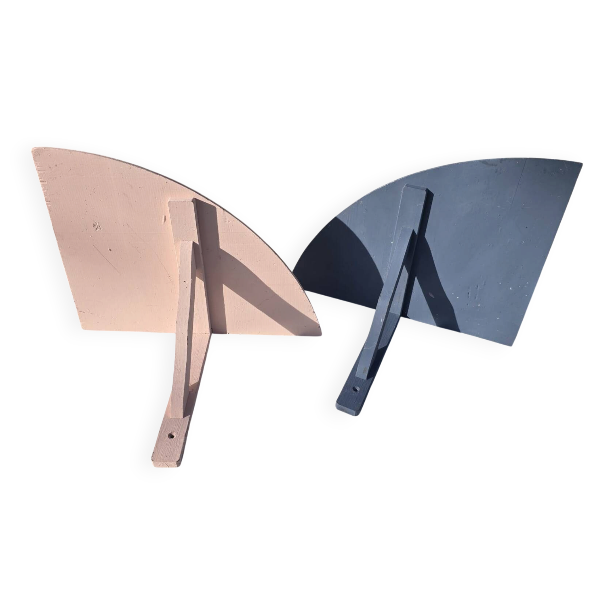 Wall shelves