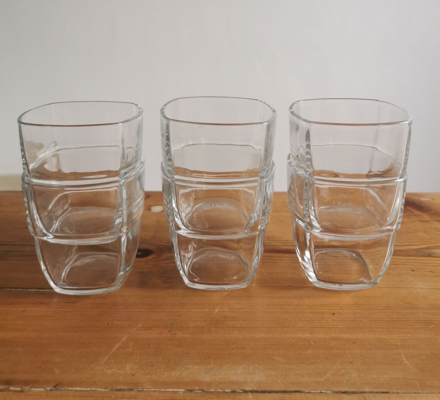 Service of 6 stackable glasses