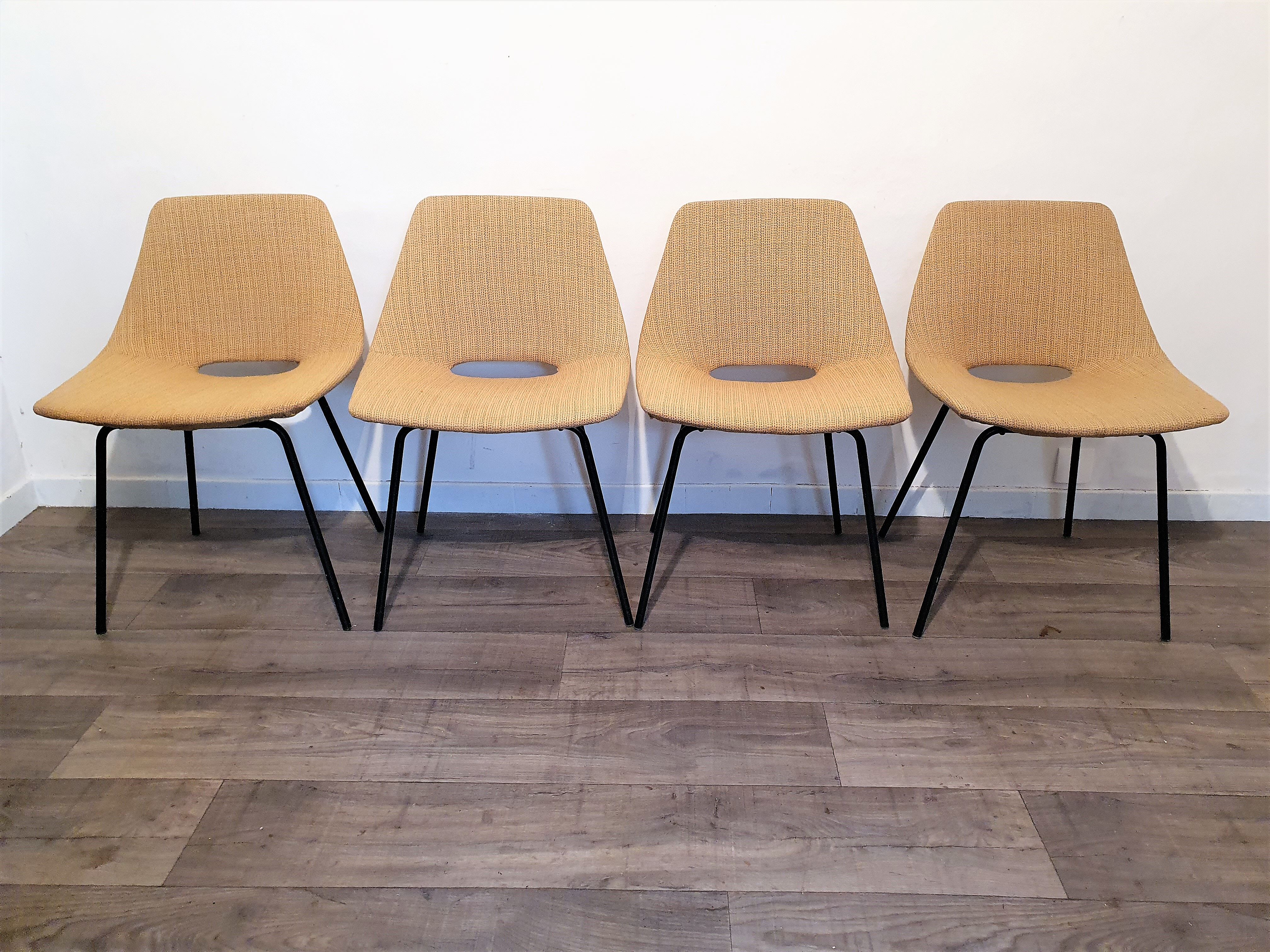 Suite of 4 chairs of Pierre Guariche model amsterdam . 1955