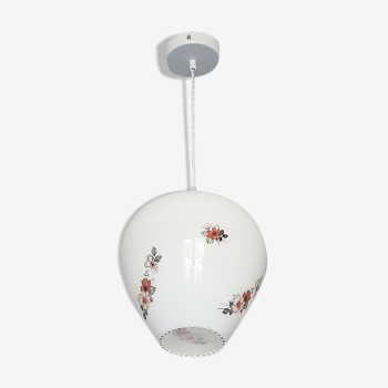 Opaline globe suspension