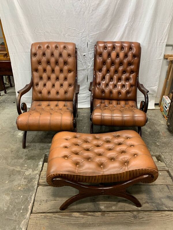 Lot Fauteuils Chesterfield Ottoman Anglais Vintage