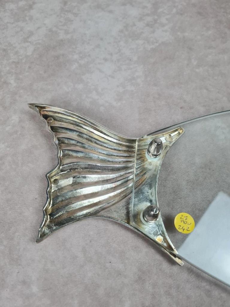 Glass and silver-plated fish trivet