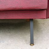 Sofa vintage red leatherette convertible