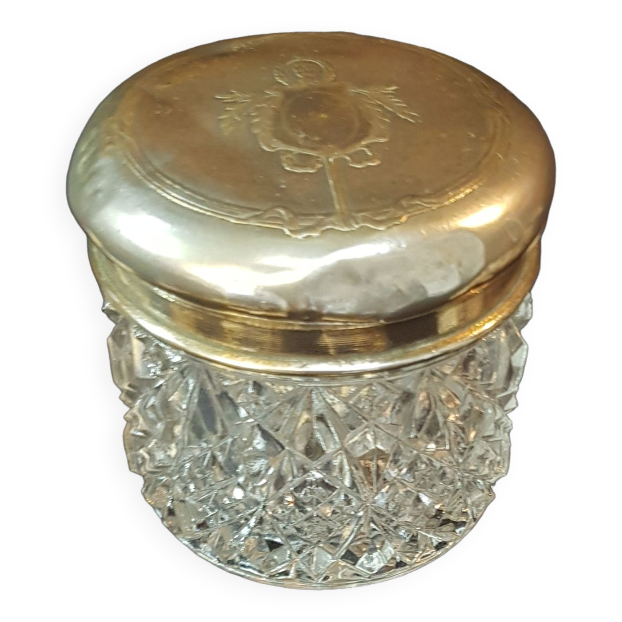 Pot en verre ciselé et son couvercle en métal