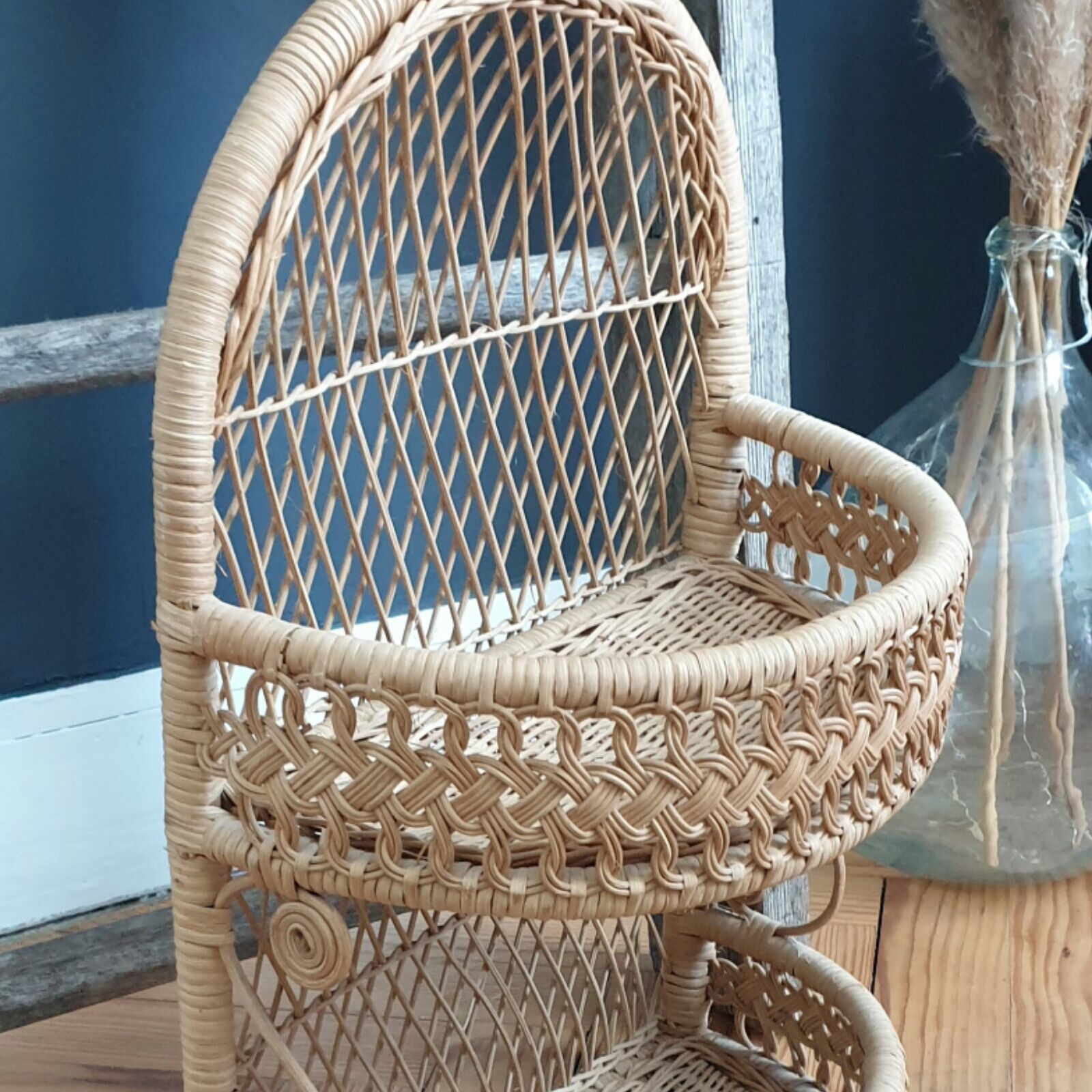 Wicker wall shelf