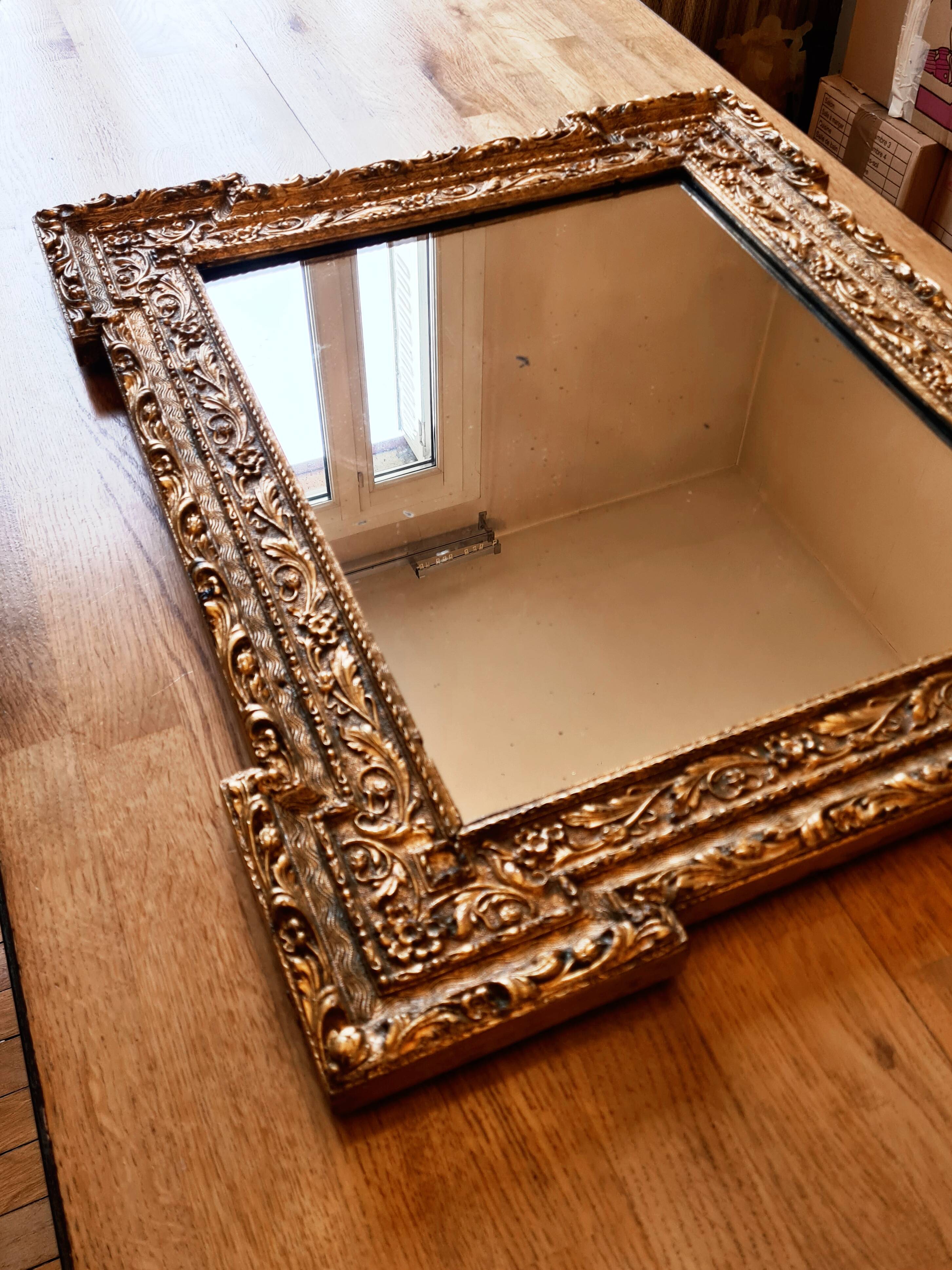 Antique gilded mirror "Ambroise" – timeless elegance and poetry