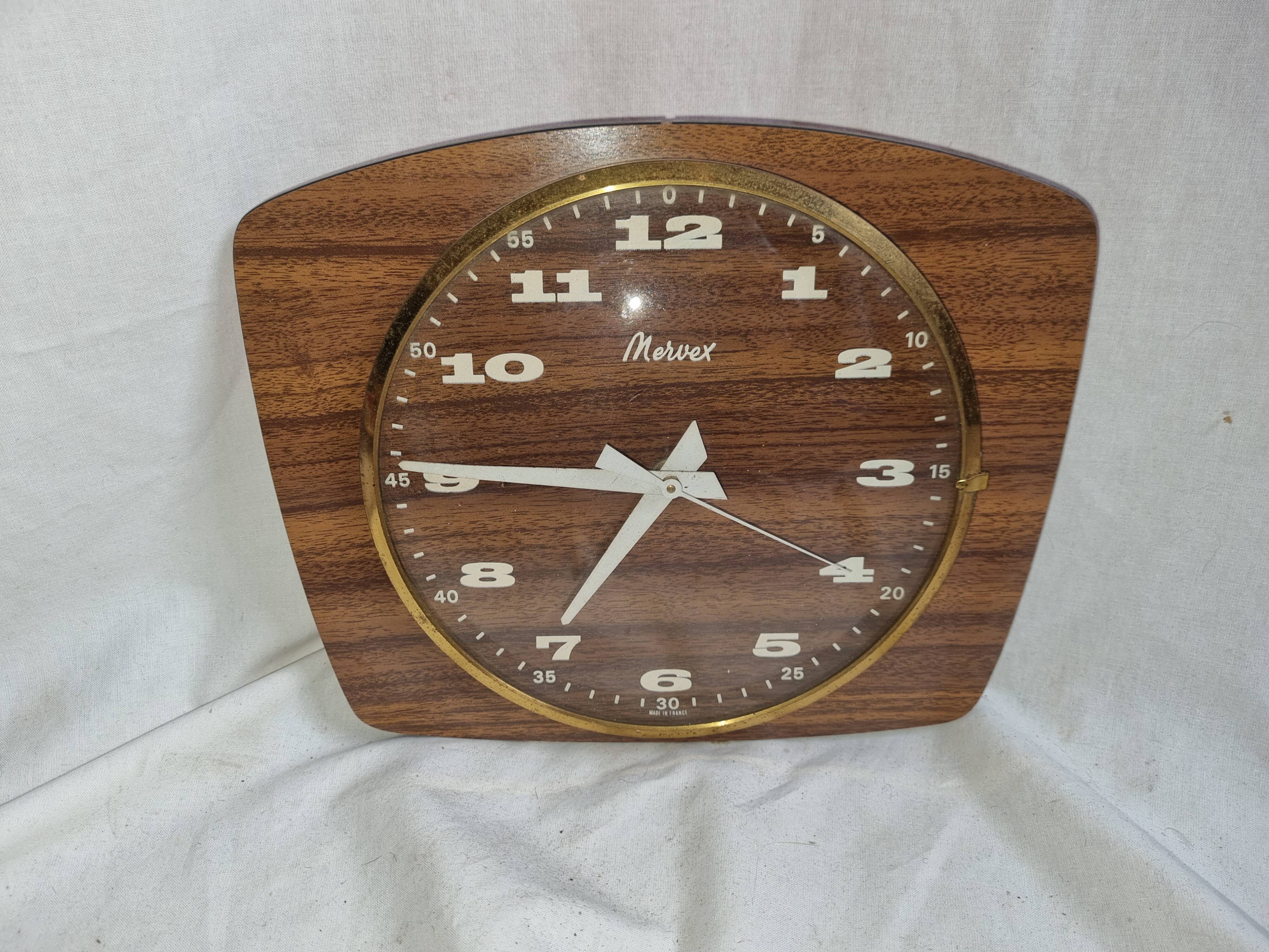 Pendulum formica Morvex, 1970