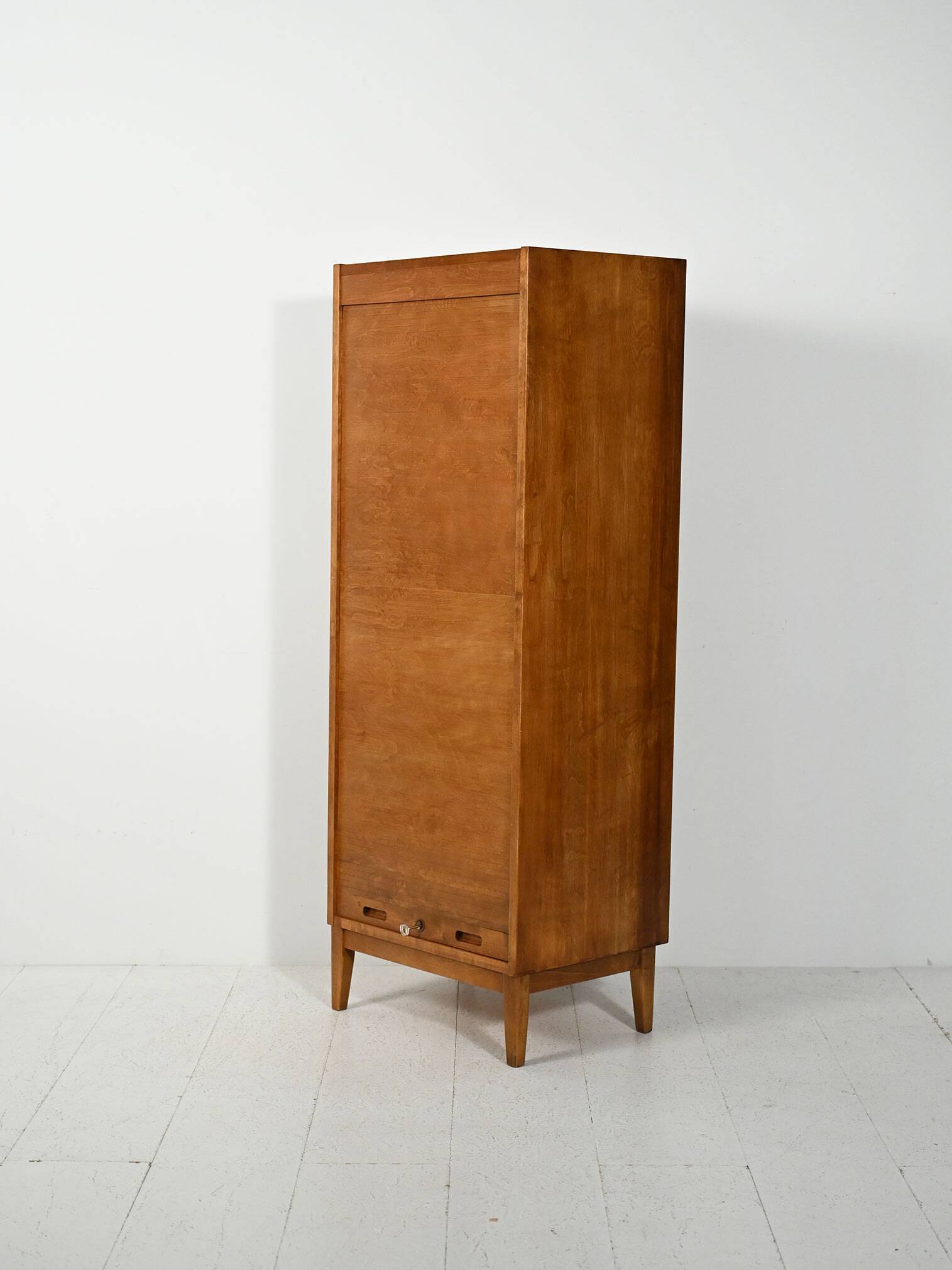 Cabinet de classement en chêne scandinave avec porte tambour verticale, S.K.N., 1963