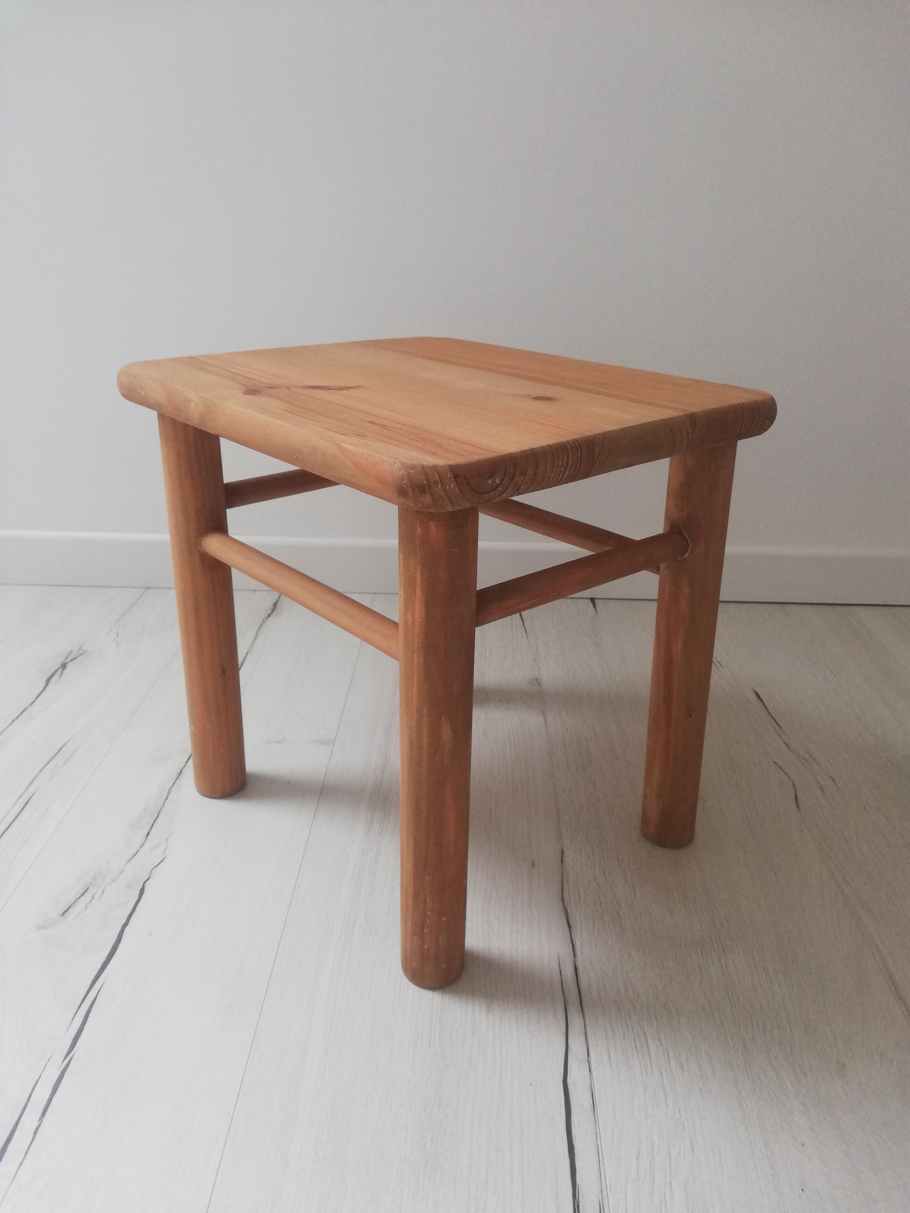 Stool / children's bedside table / end of sofa