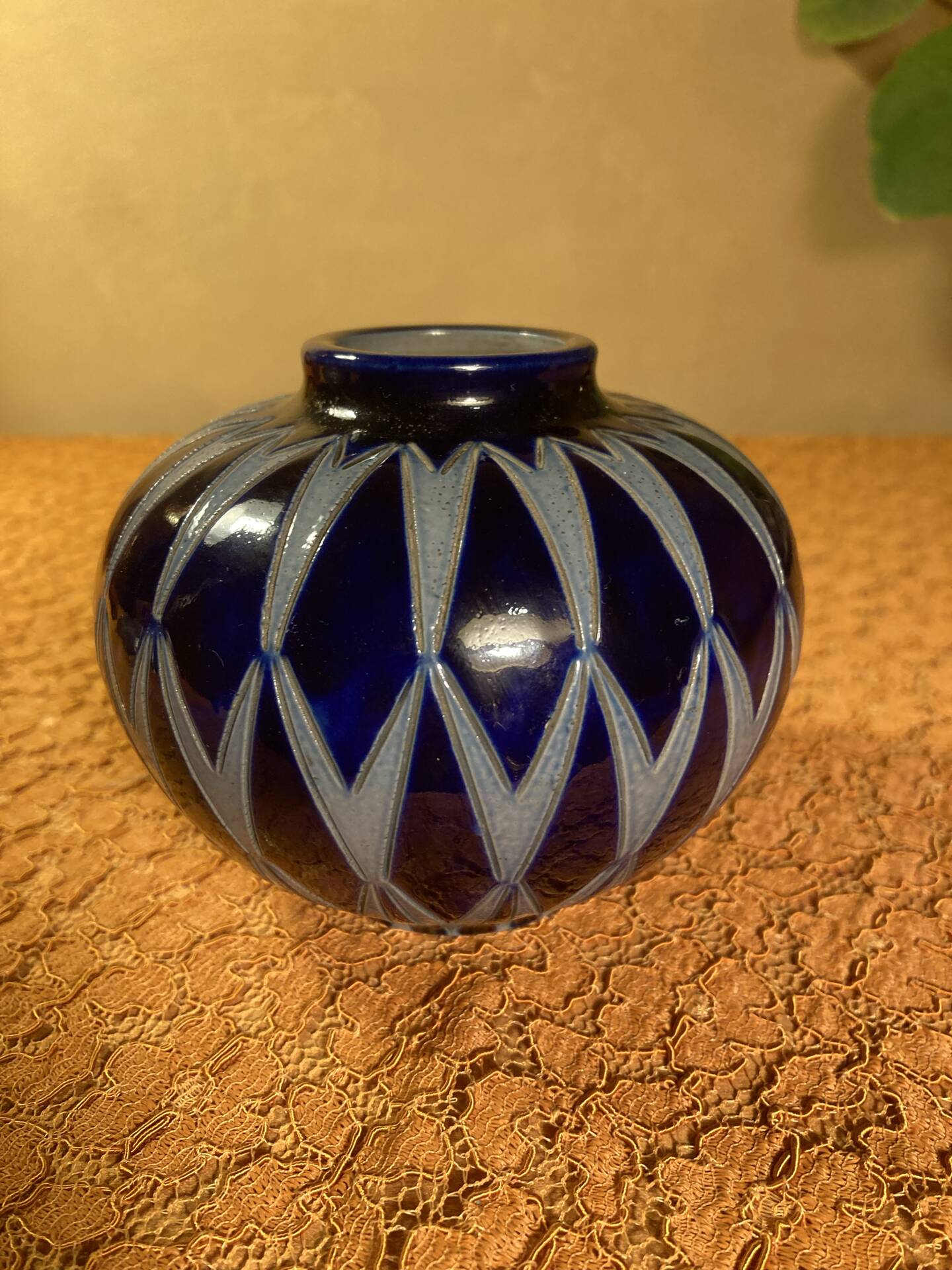 Miniature round vase Art Deco Hubert Krumeich