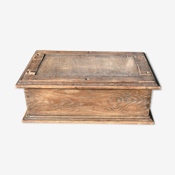 Small wooden chest/box