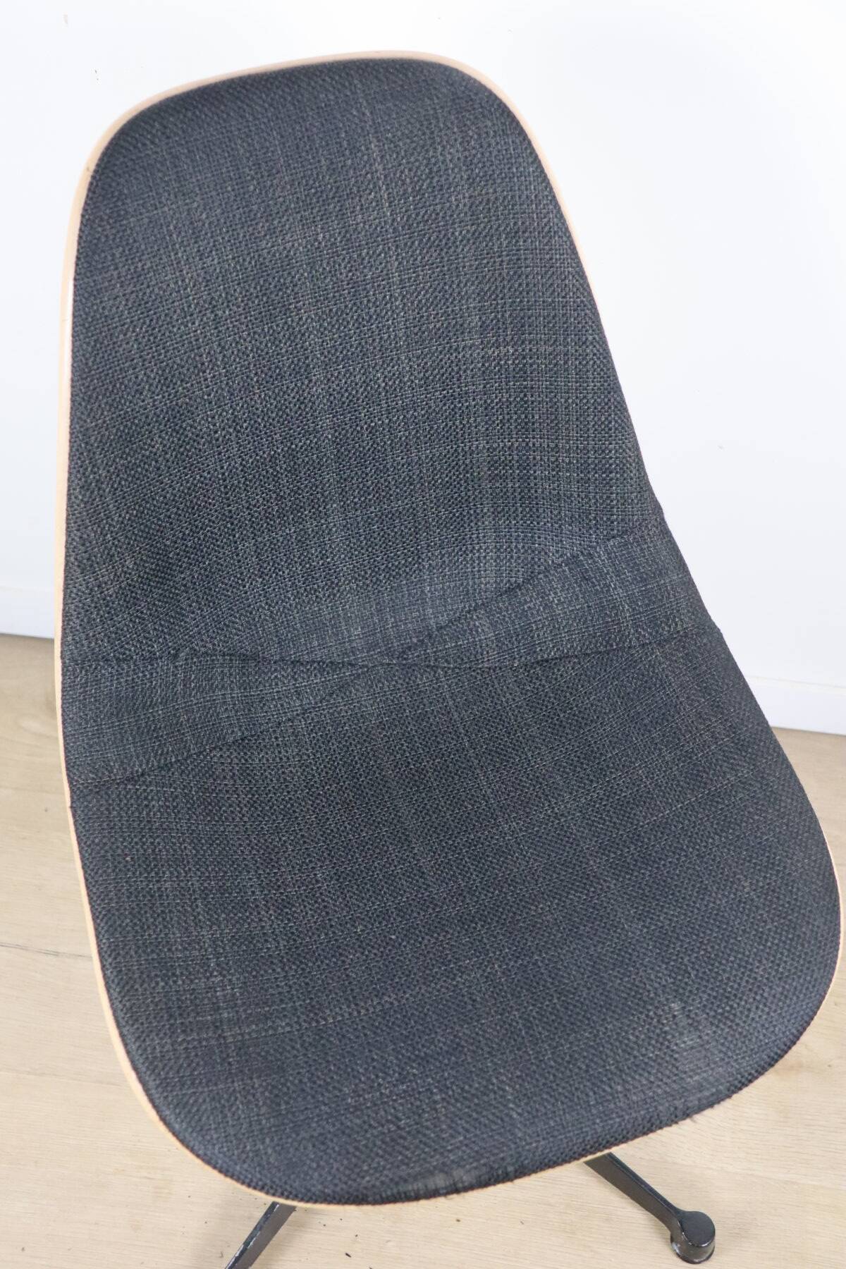 Chaise Eames Herman Miller - Fibre de verre pivotante réglable – 1960