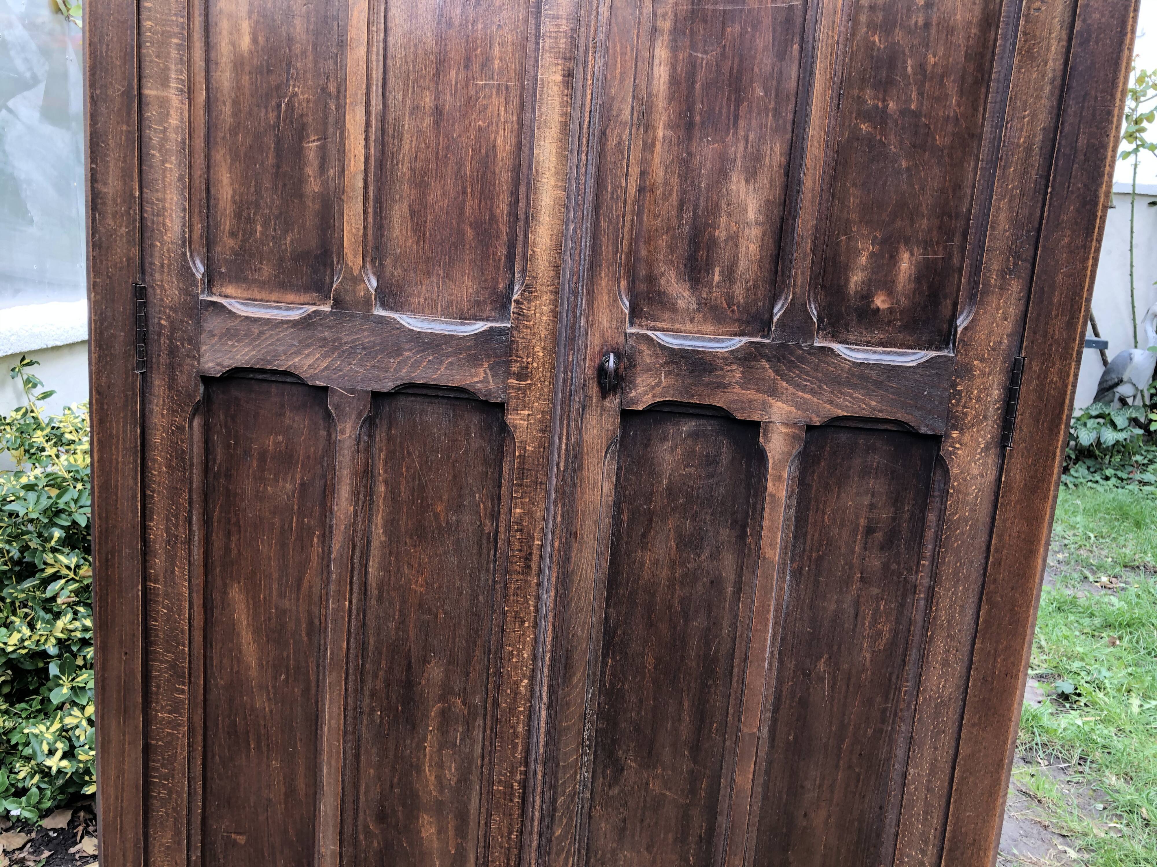 Armoire parisienne