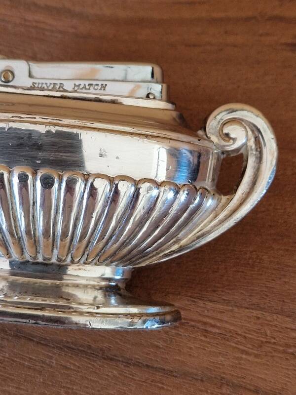 Silver Match table lighter in silver-plated metal with fluted base - Louis XVI