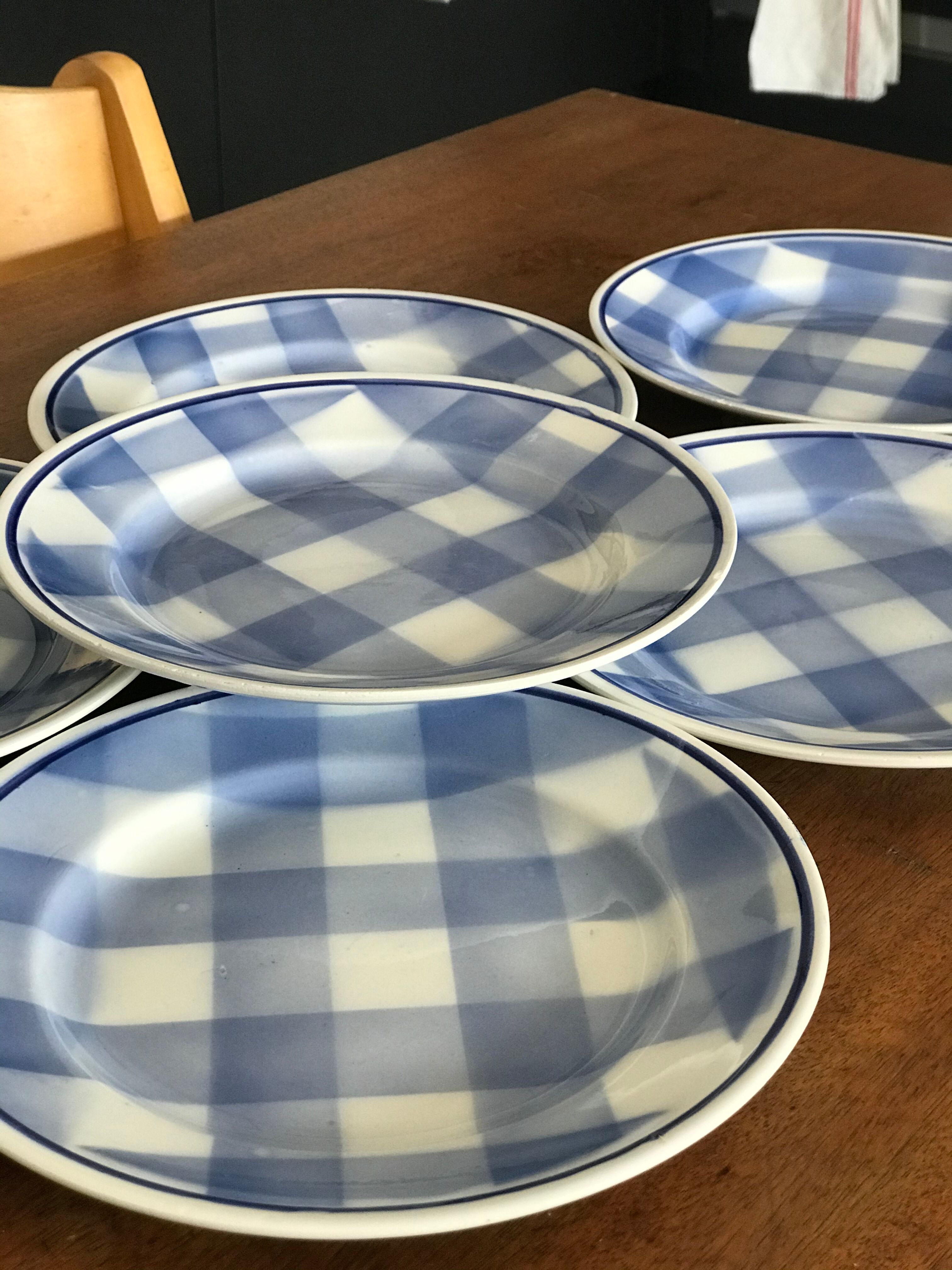 Set of 7 dessert plates