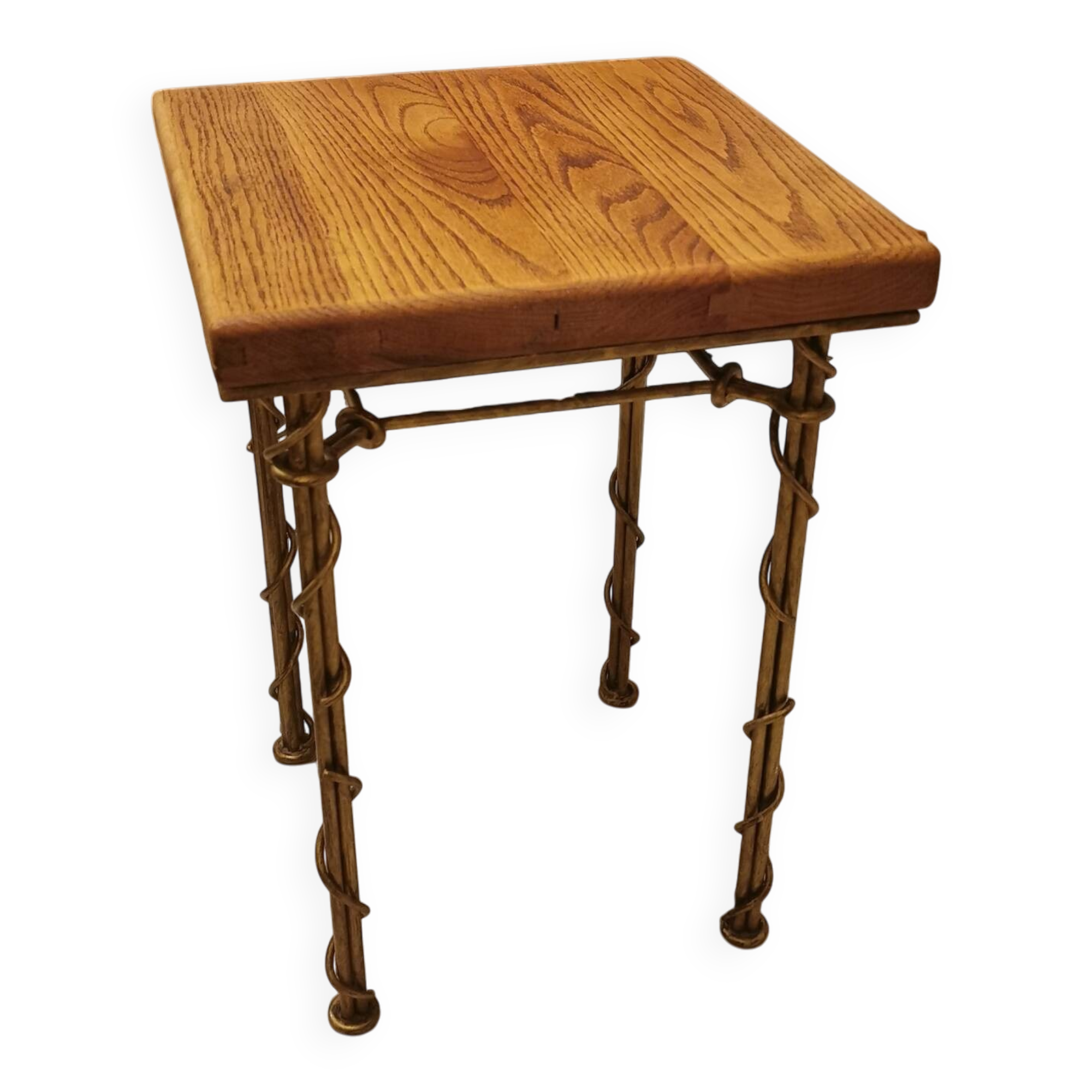 Wrought iron side table with ivy imitation