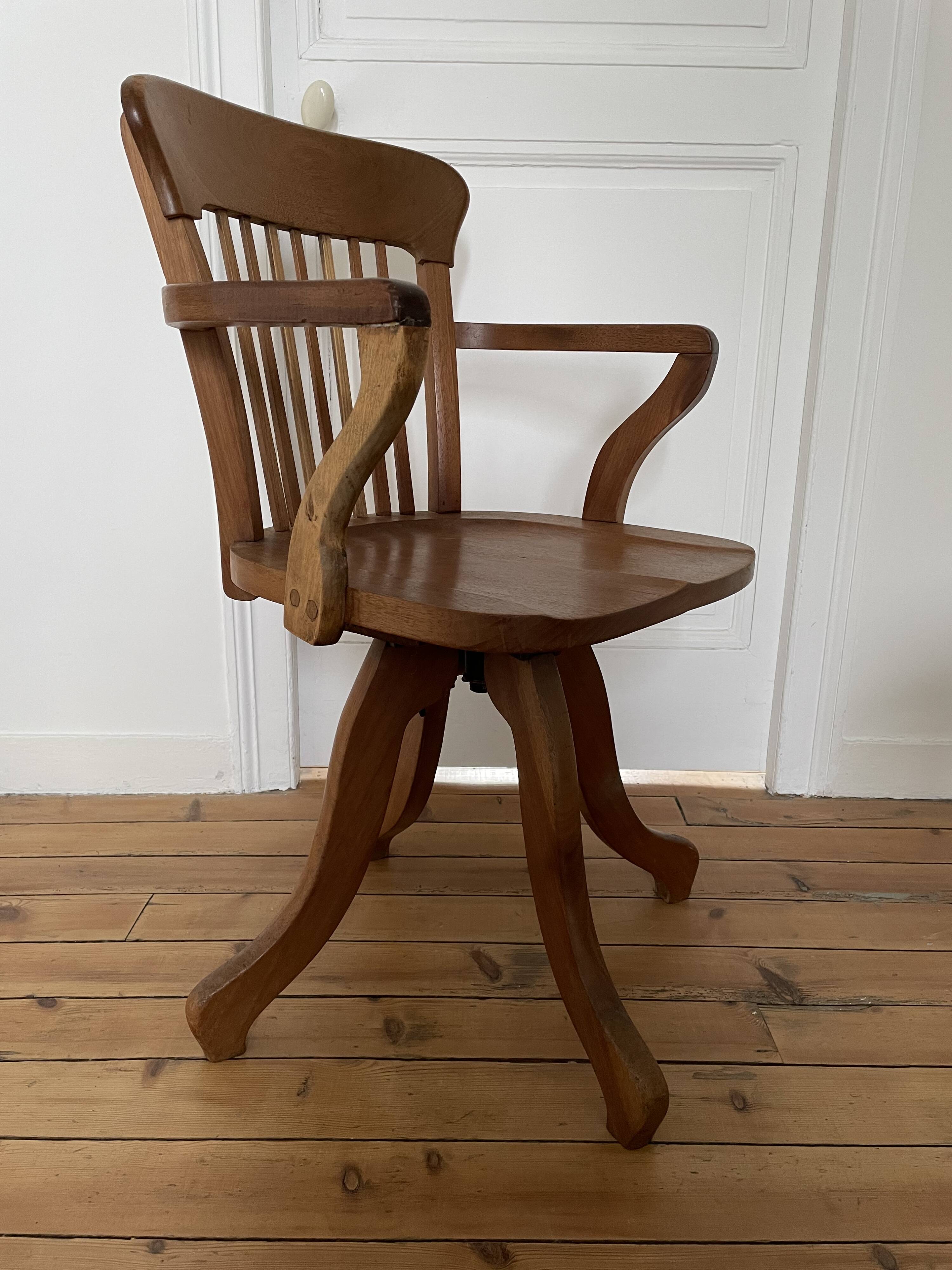 American office chair on 4 feet, 1930s