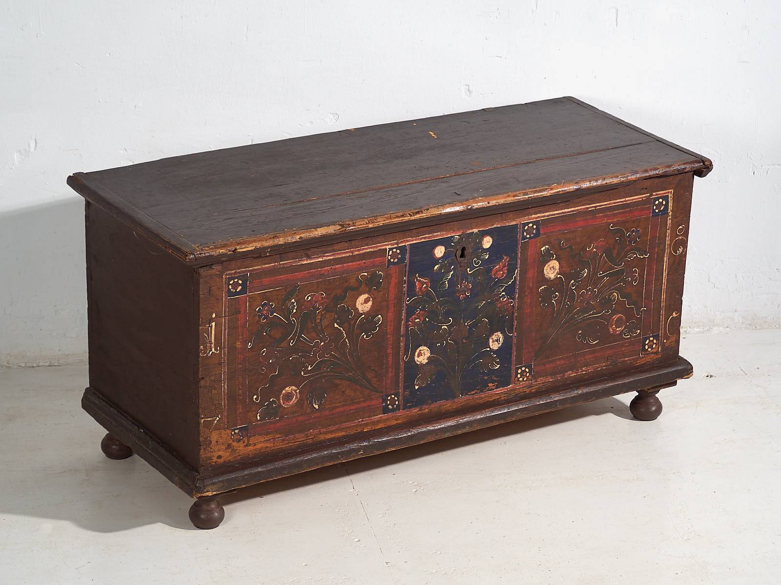 Antique painted chest with floral details (1870s) #32