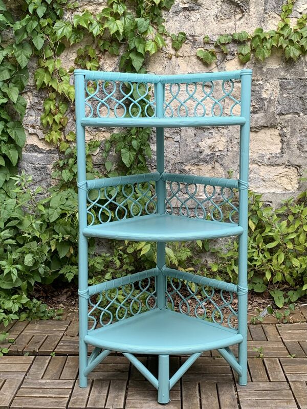 Etagère d’angle en rotin turquoise vintage 1960