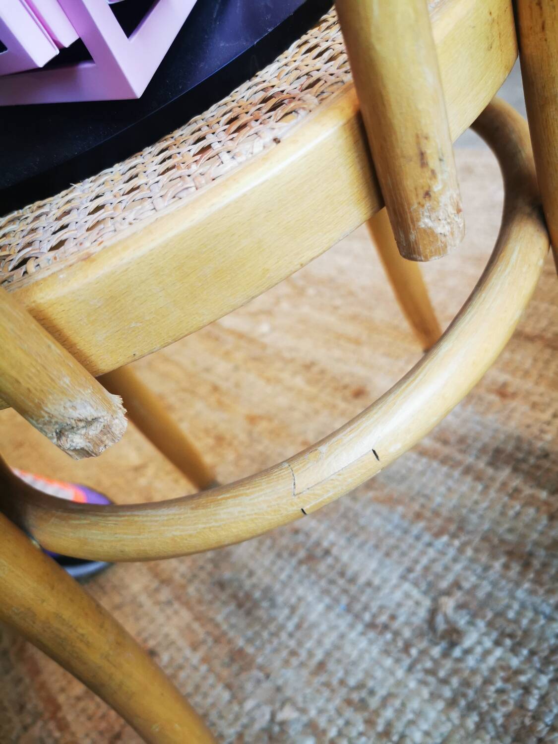 Lot trois chaise bistrot vintage miel de roseau cannage